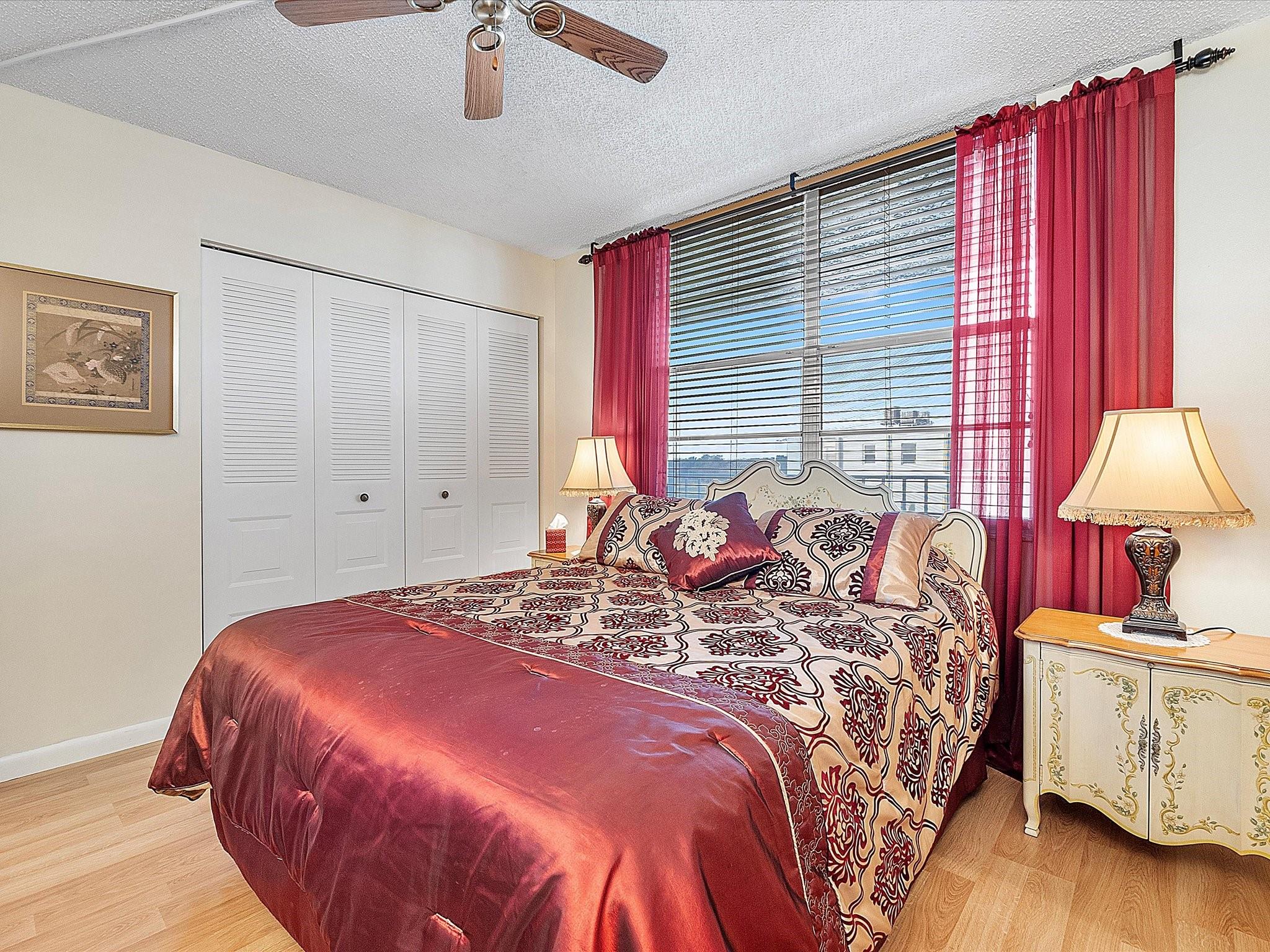 PALM SPRINGS 2 - Residential