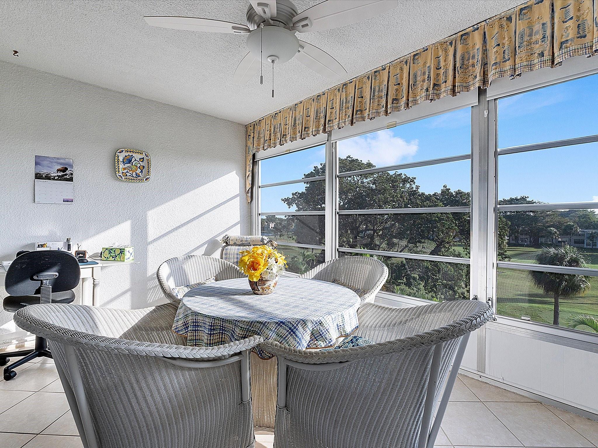 PALM SPRINGS 2 - Residential