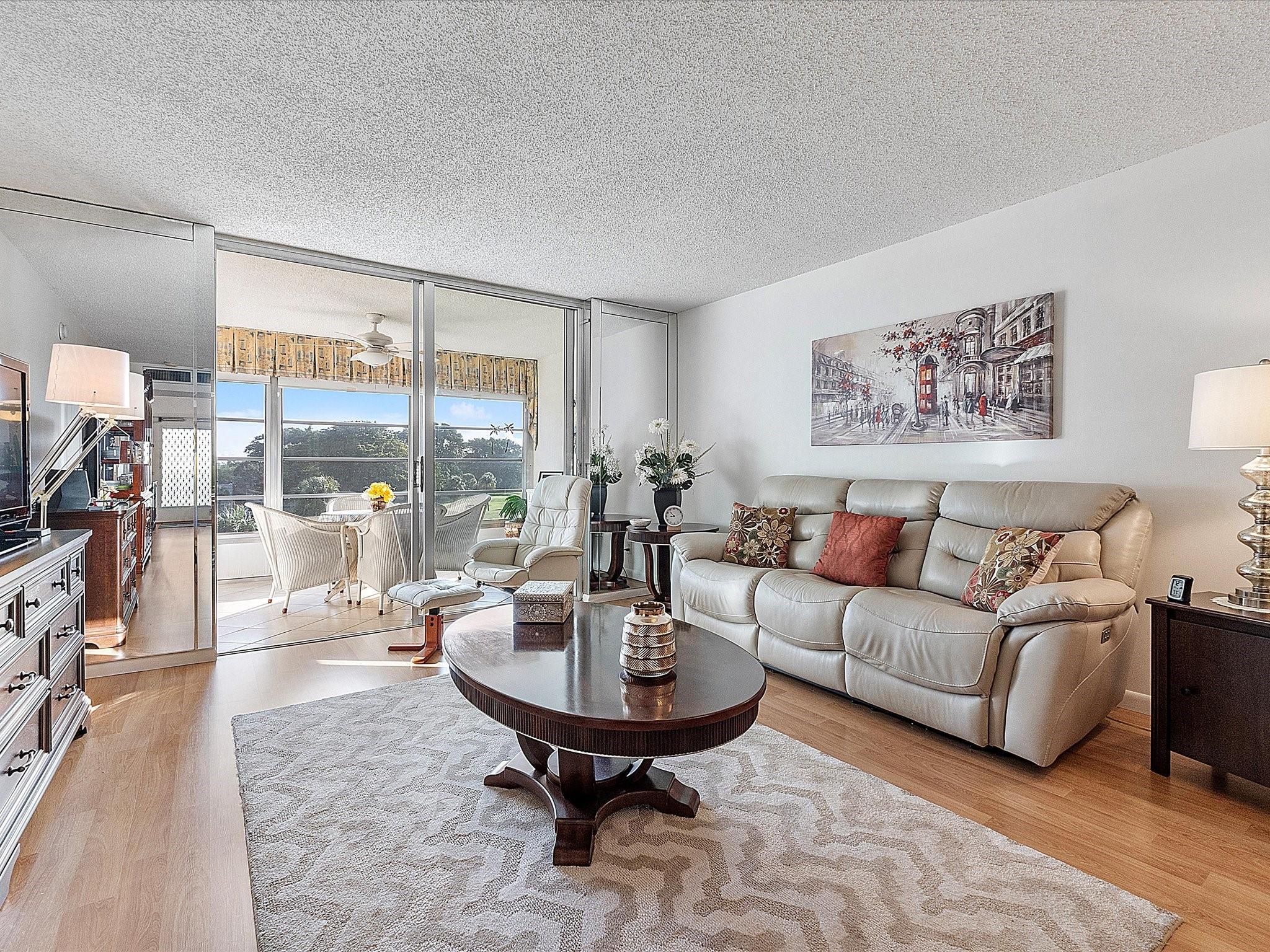 PALM SPRINGS 2 - Residential