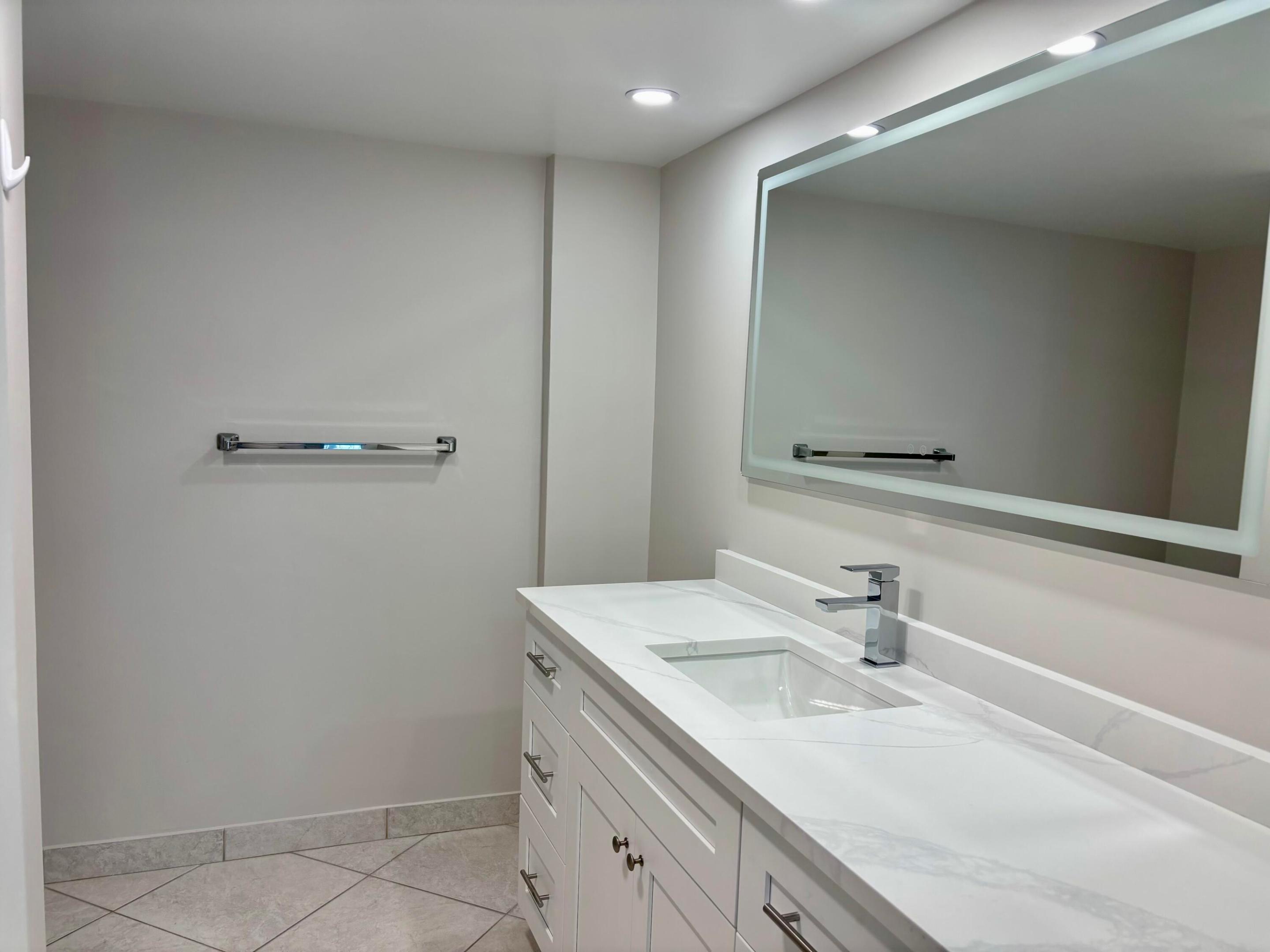 PLAZA SOUTH CONDO - Residential Lease