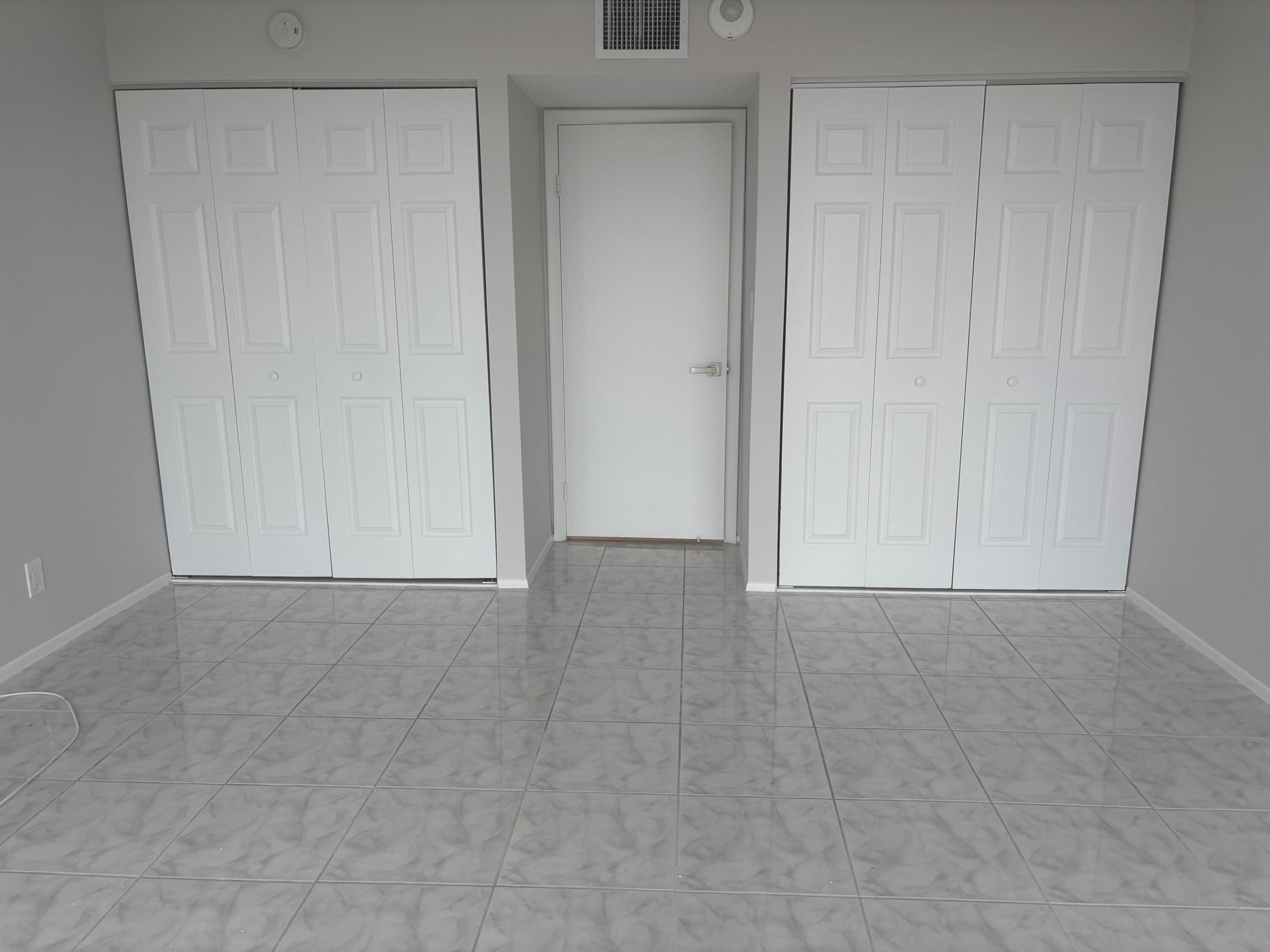 PLAZA SOUTH CONDO - Residential Lease