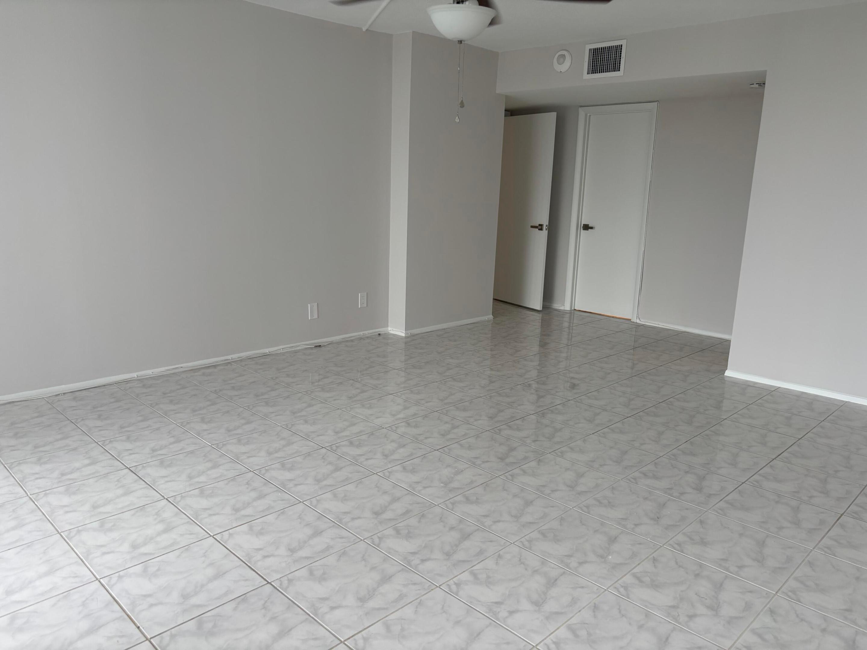 PLAZA SOUTH CONDO - Residential Lease