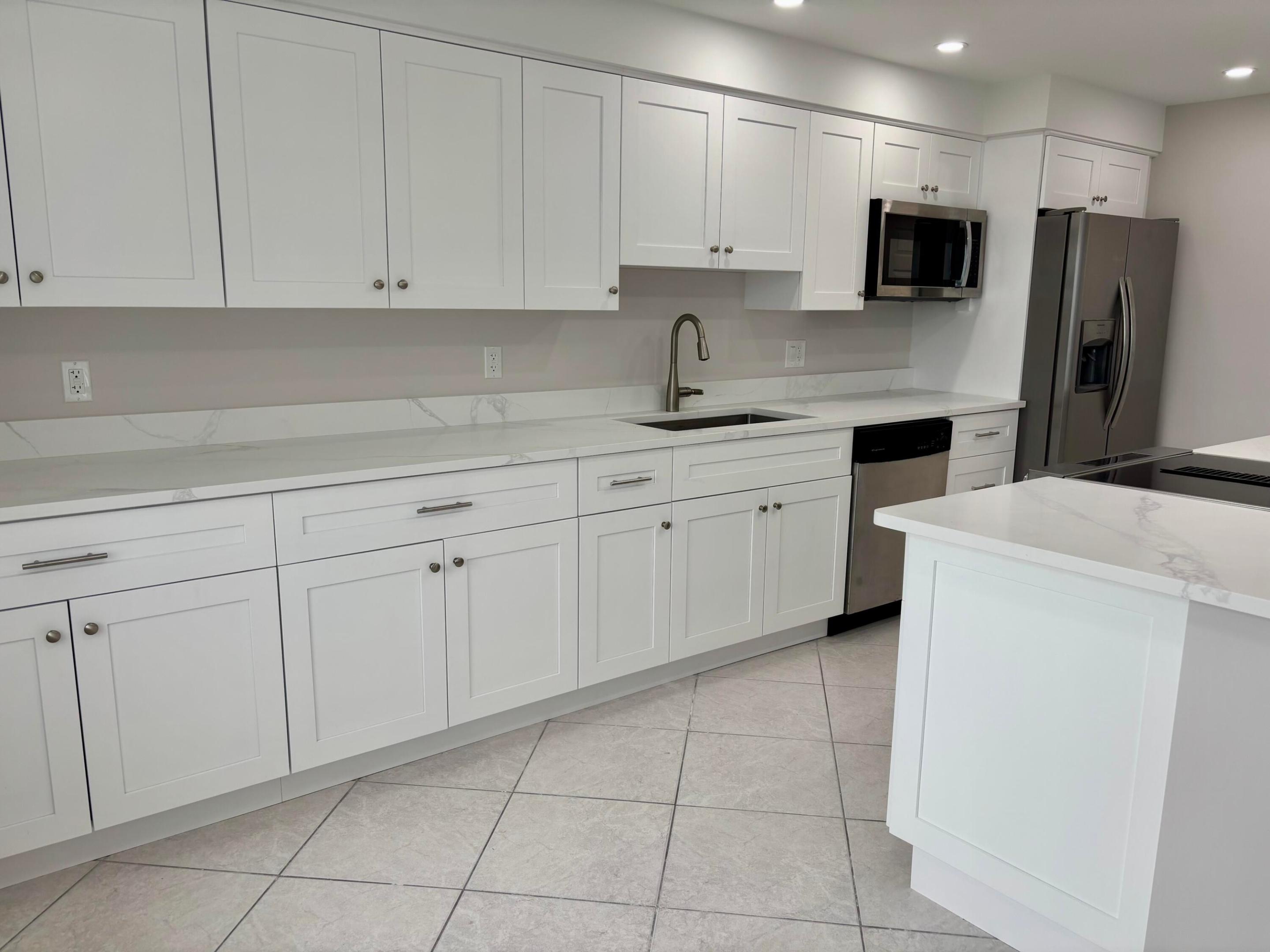 PLAZA SOUTH CONDO - Residential Lease