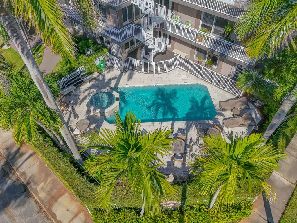 DOTTOR CONDO - Residential