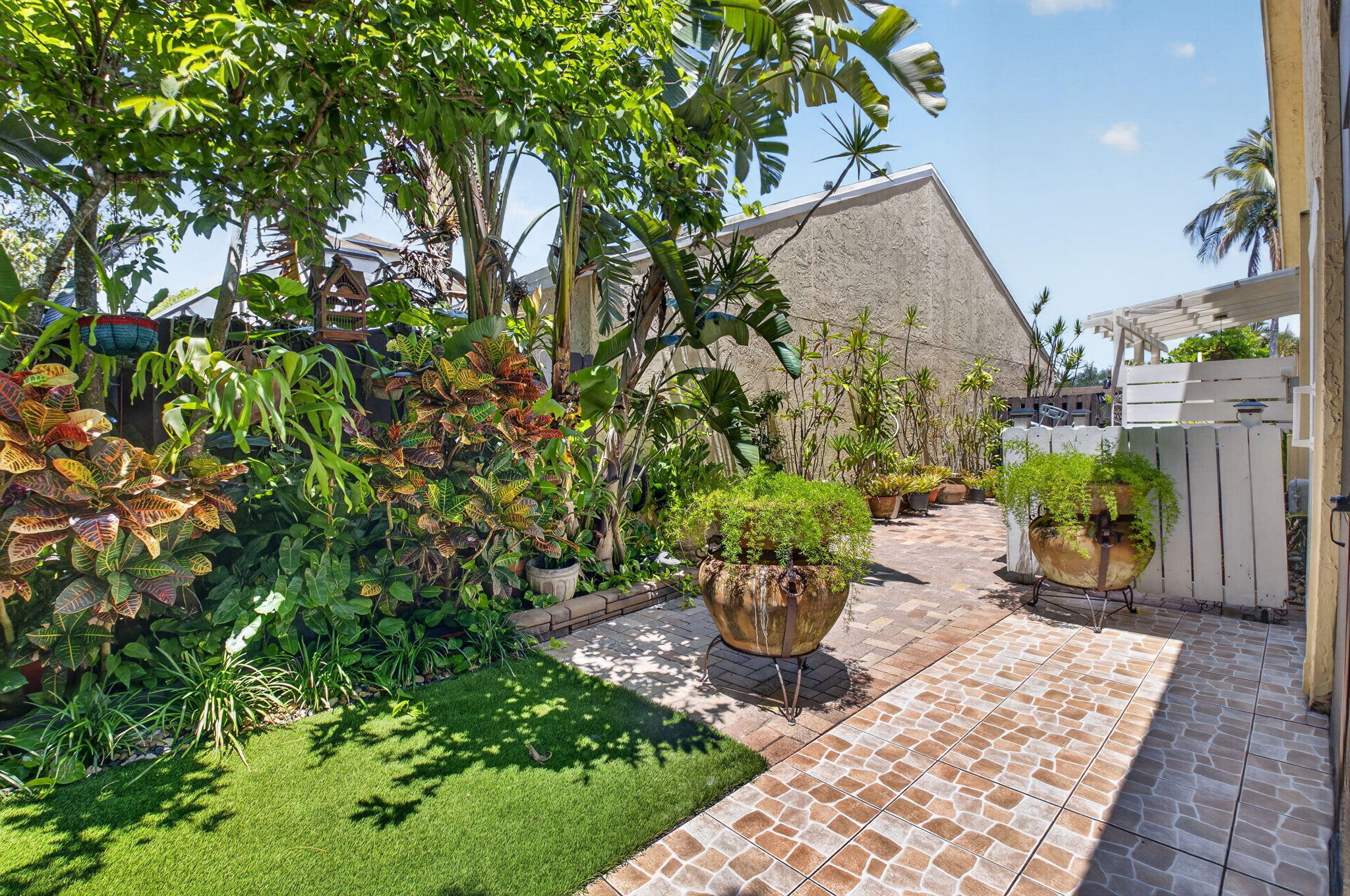 TUDOR WOODS / BOCA HEIGHTS - Residential