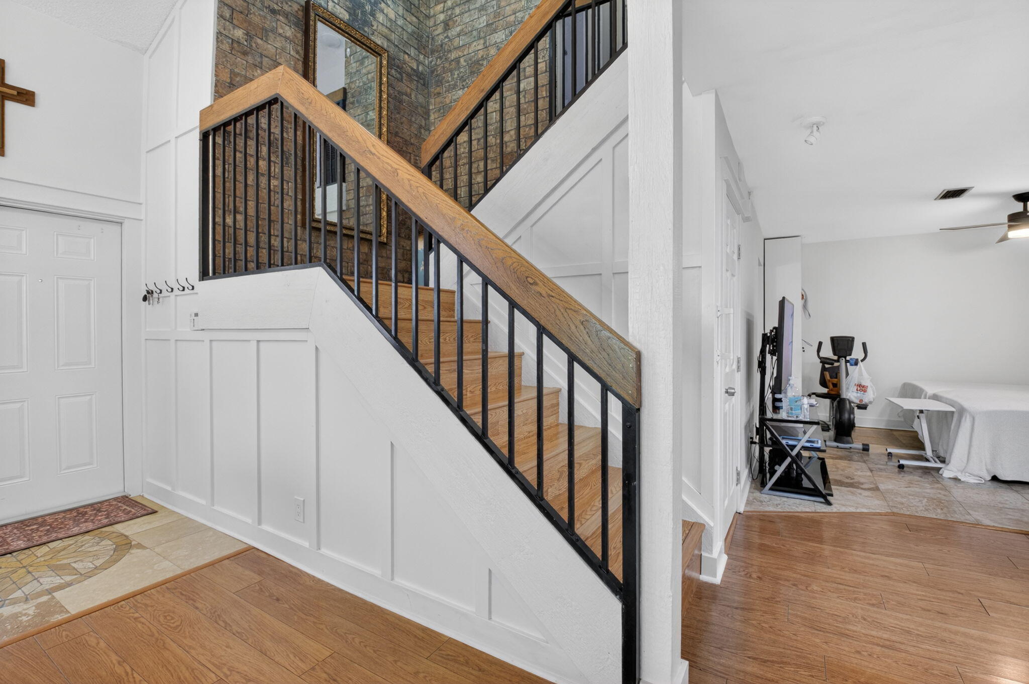 TUDOR WOODS / BOCA HEIGHTS - Residential