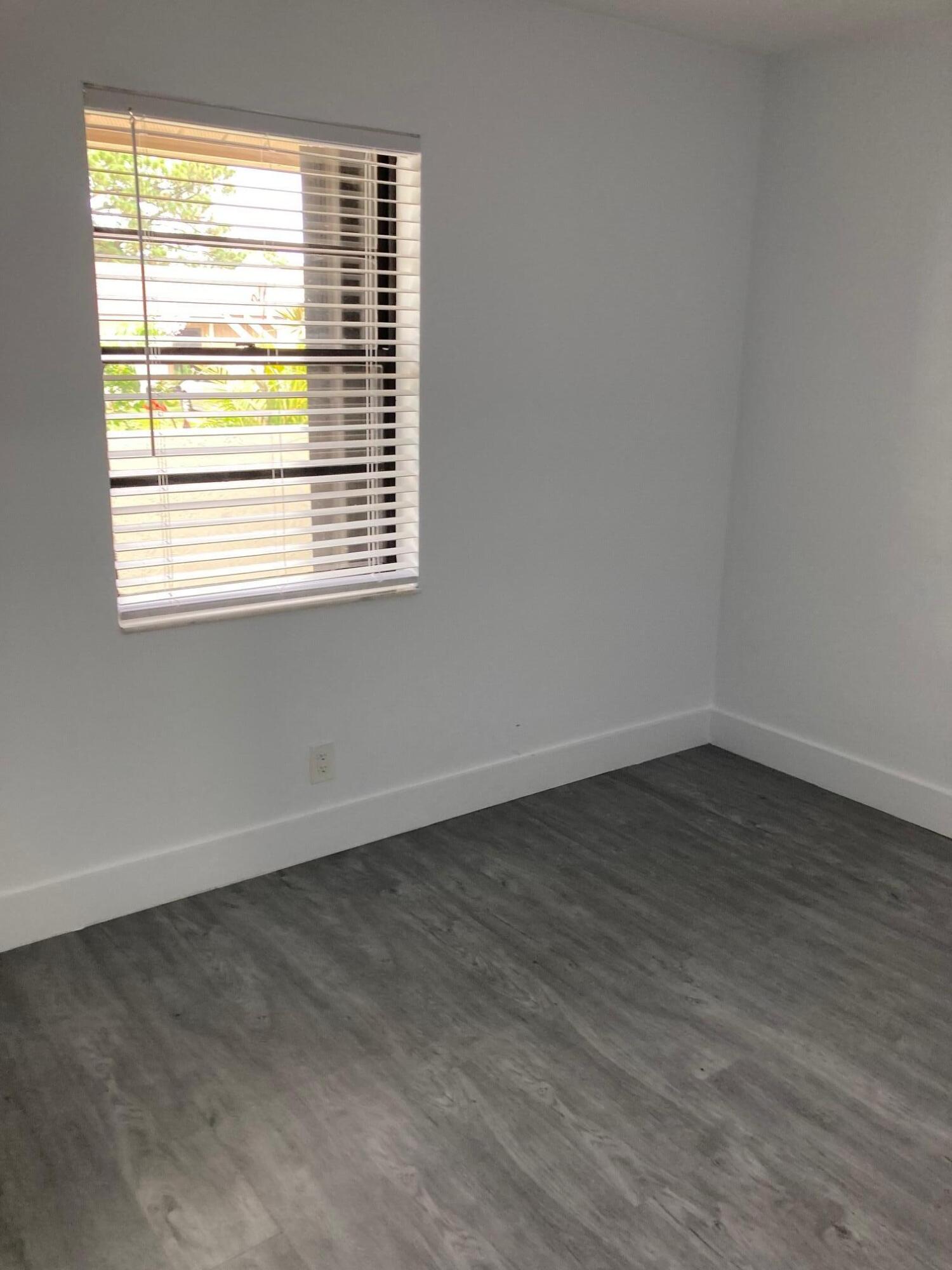VILLAGES OF WOODLAKE 2 - Residential Lease