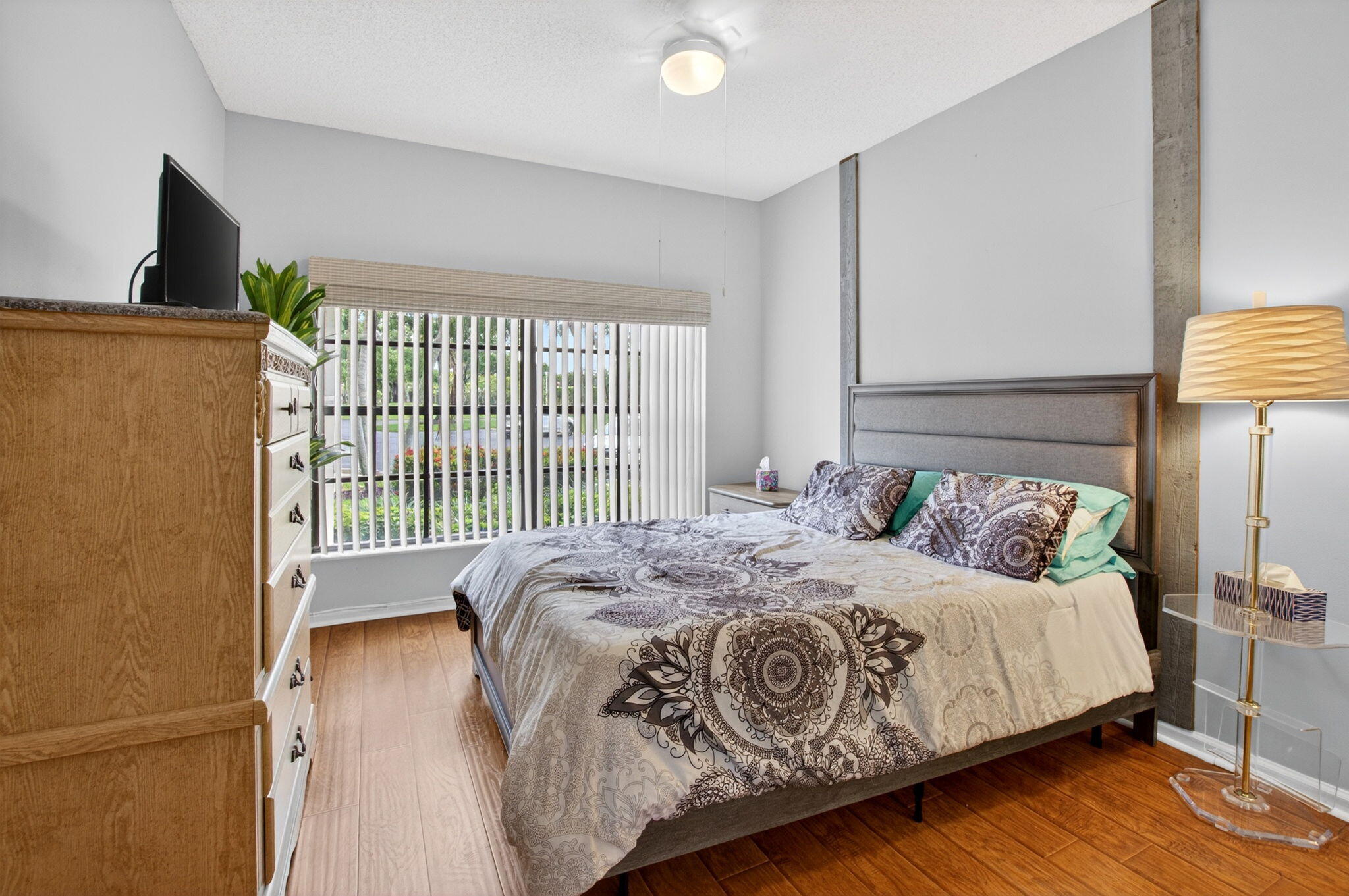 ABERDEEN STRATFORD CONDO - Residential