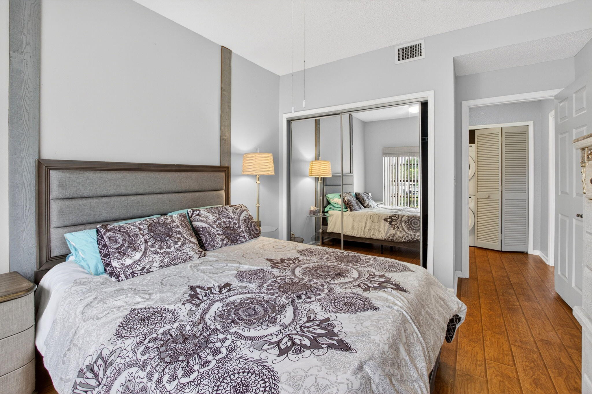 ABERDEEN STRATFORD CONDO - Residential