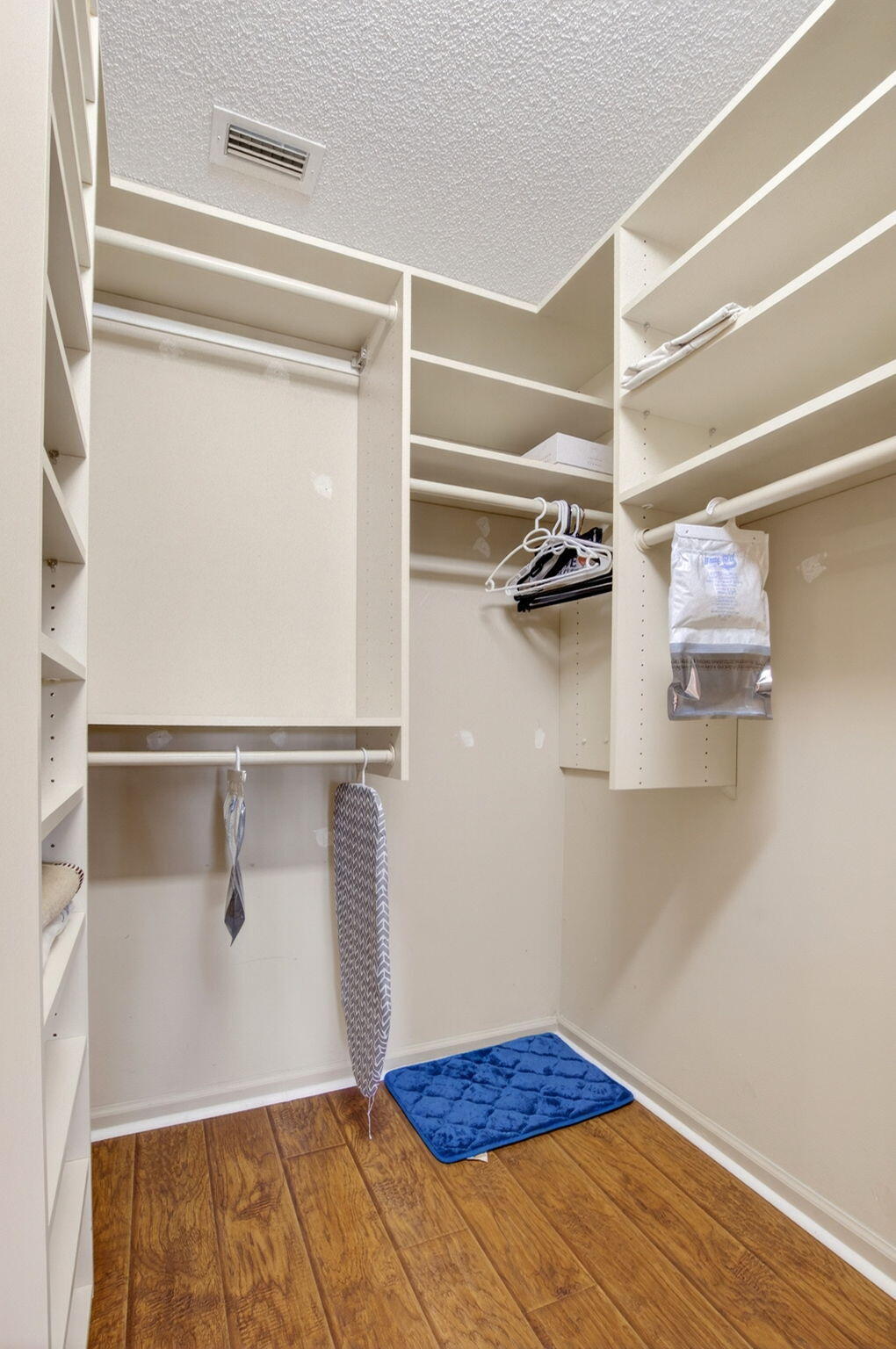 ABERDEEN STRATFORD CONDO - Residential