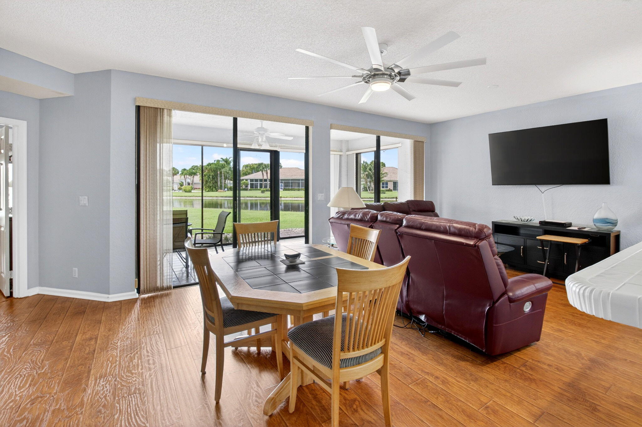 ABERDEEN STRATFORD CONDO - Residential