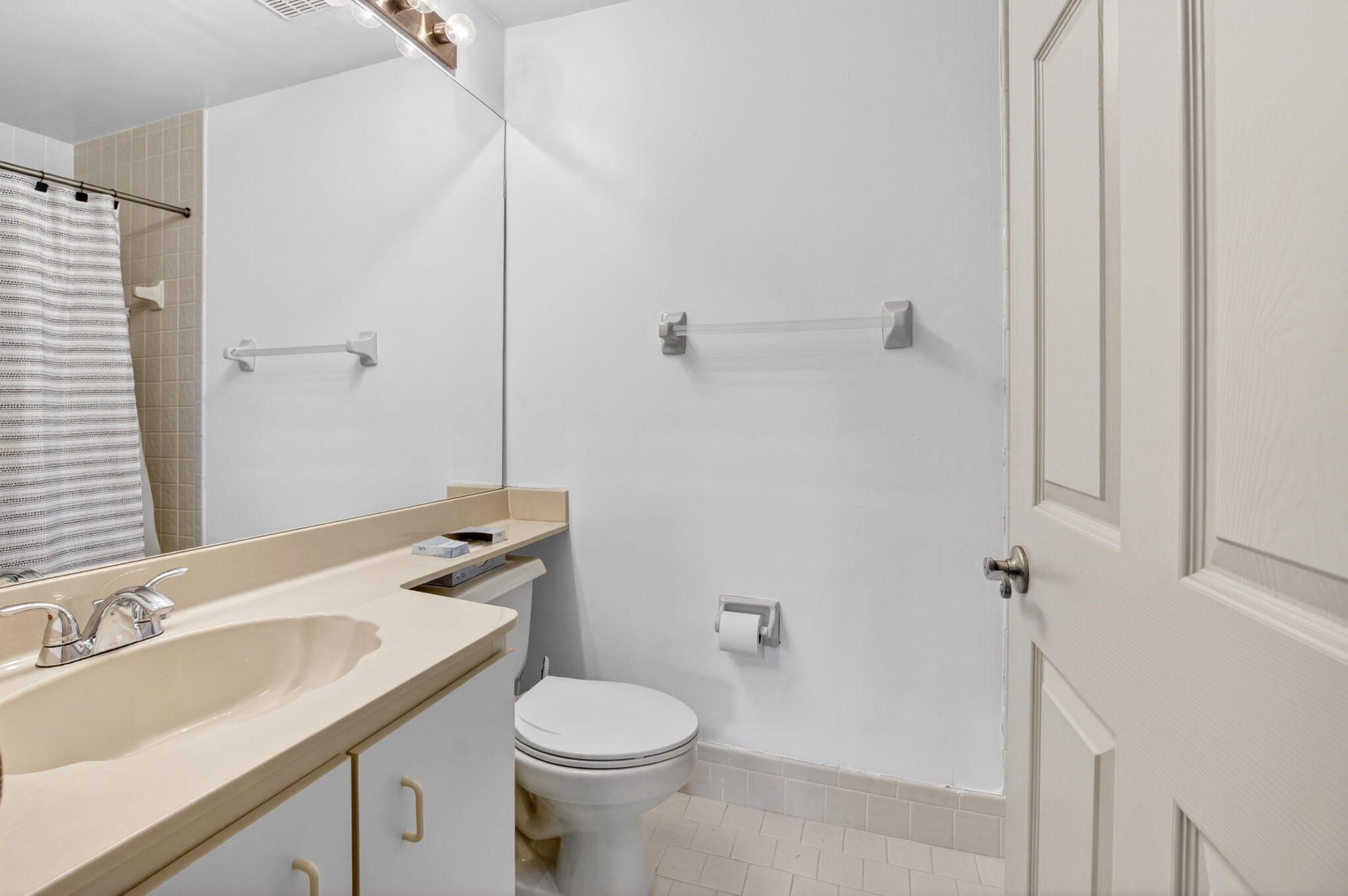 ABERDEEN STRATFORD CONDO - Residential