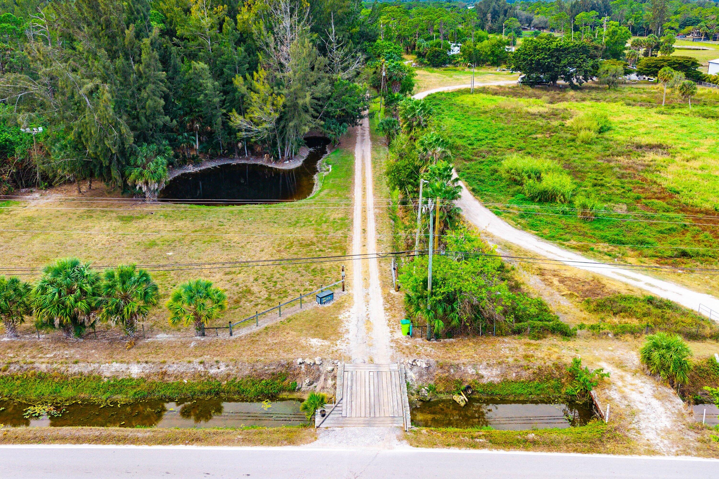 LOXAHATCHEE GROVES - Residential