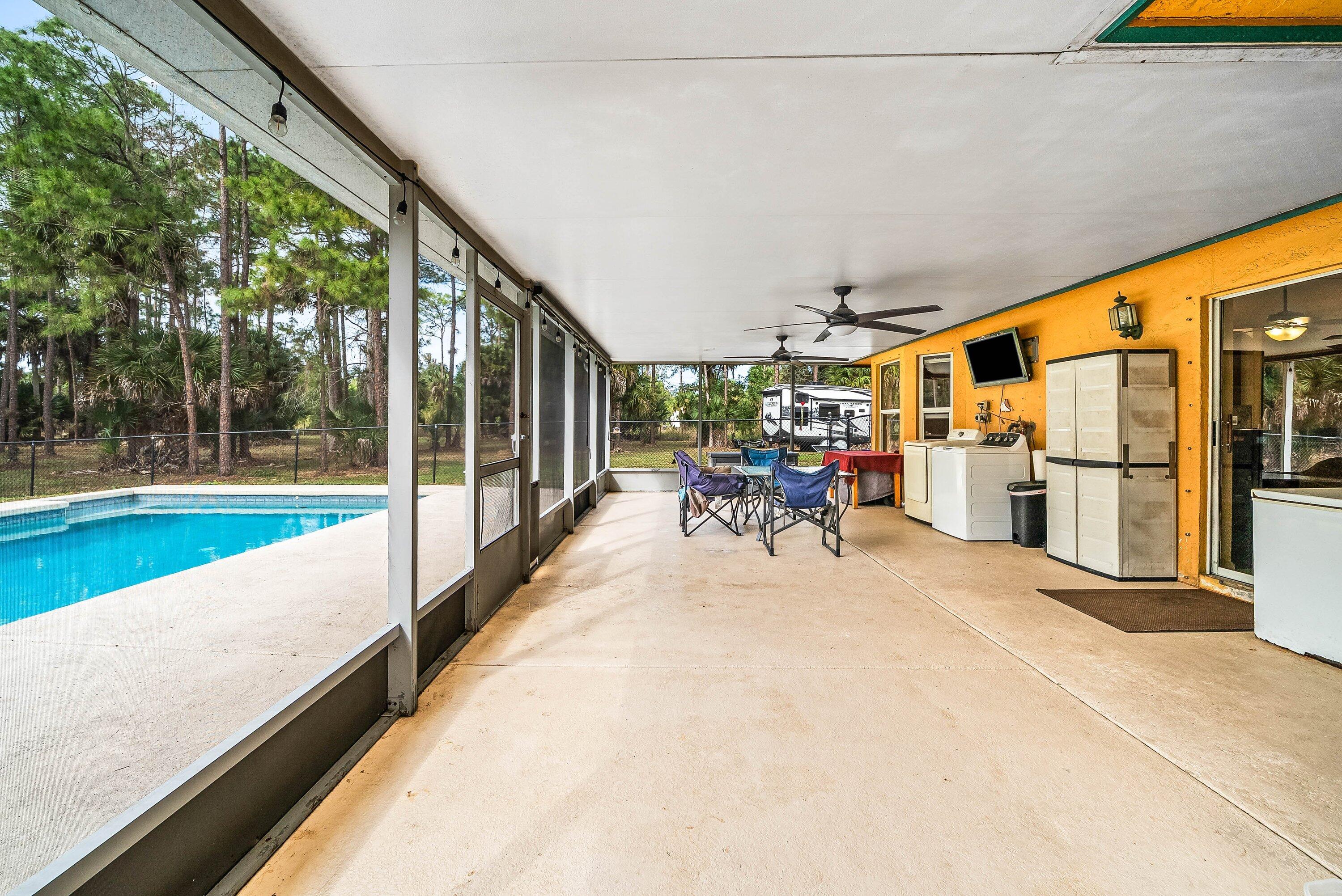 LOXAHATCHEE GROVES - Residential