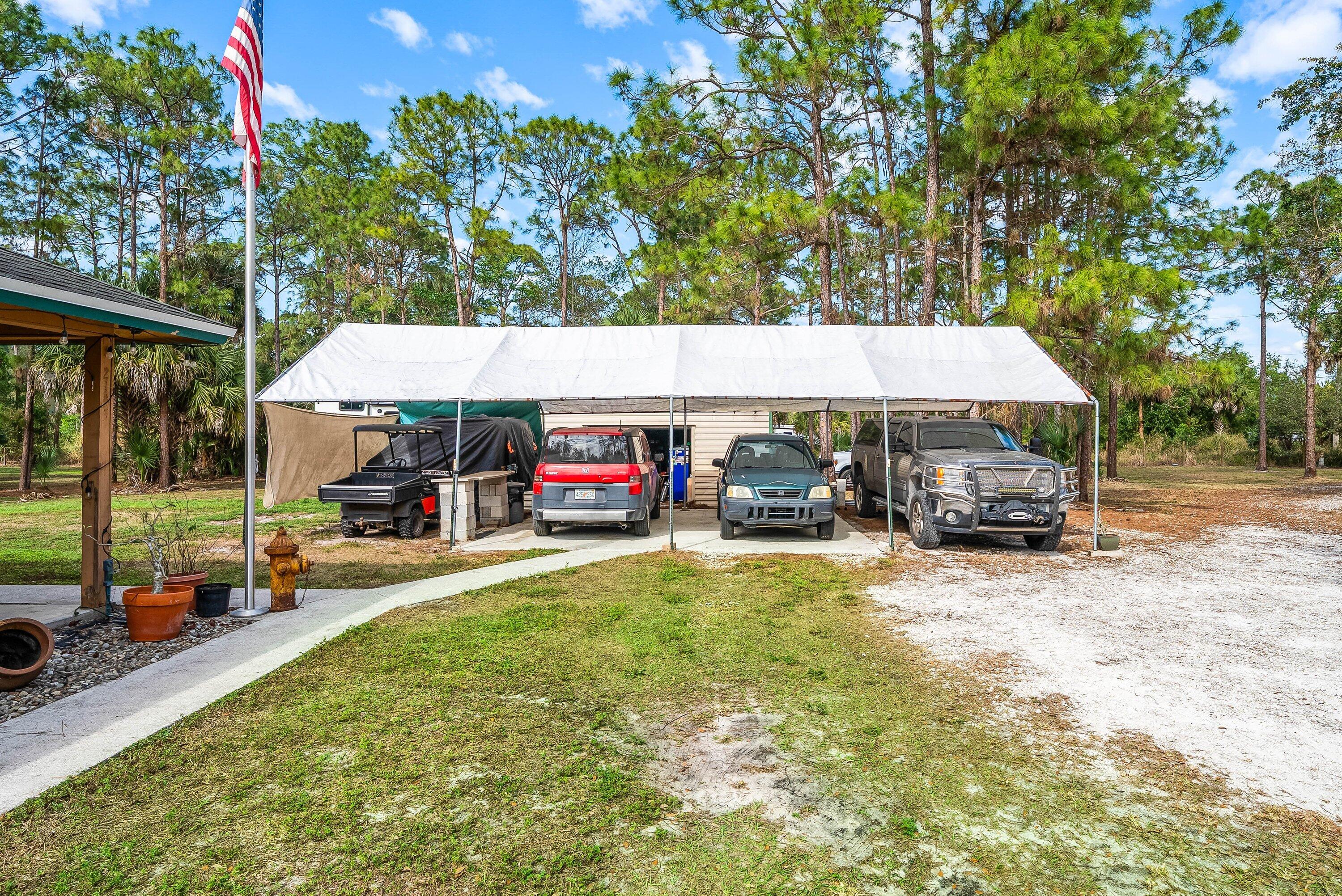 LOXAHATCHEE GROVES - Residential