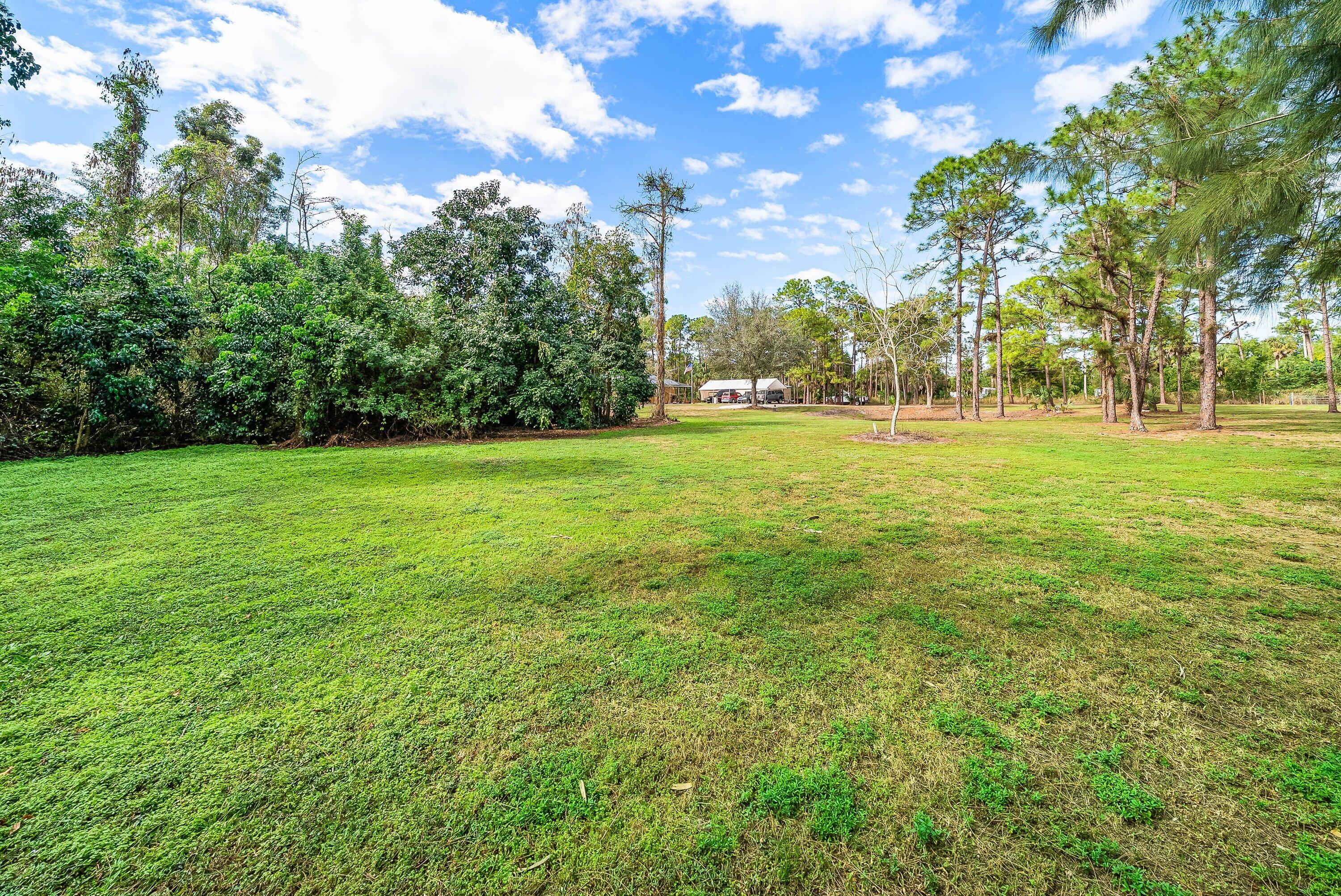 LOXAHATCHEE GROVES - Residential