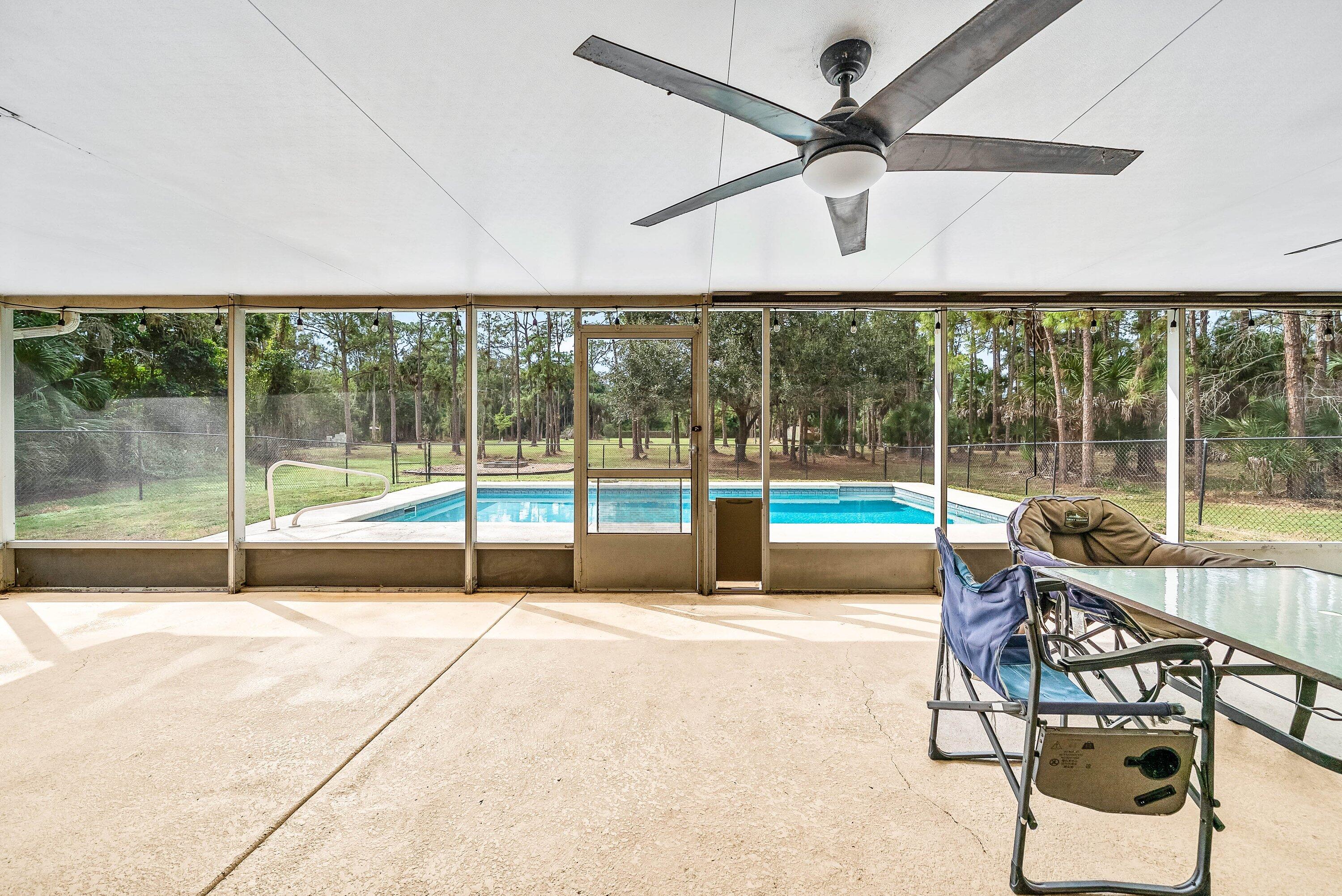 LOXAHATCHEE GROVES - Residential