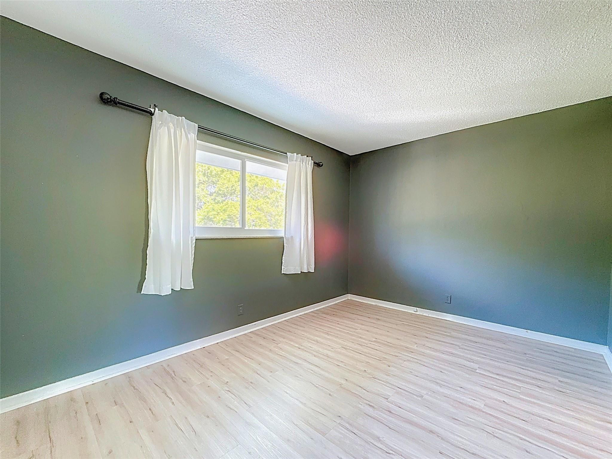 RIVER HOUSE GARDENS CONDO - Residential Lease