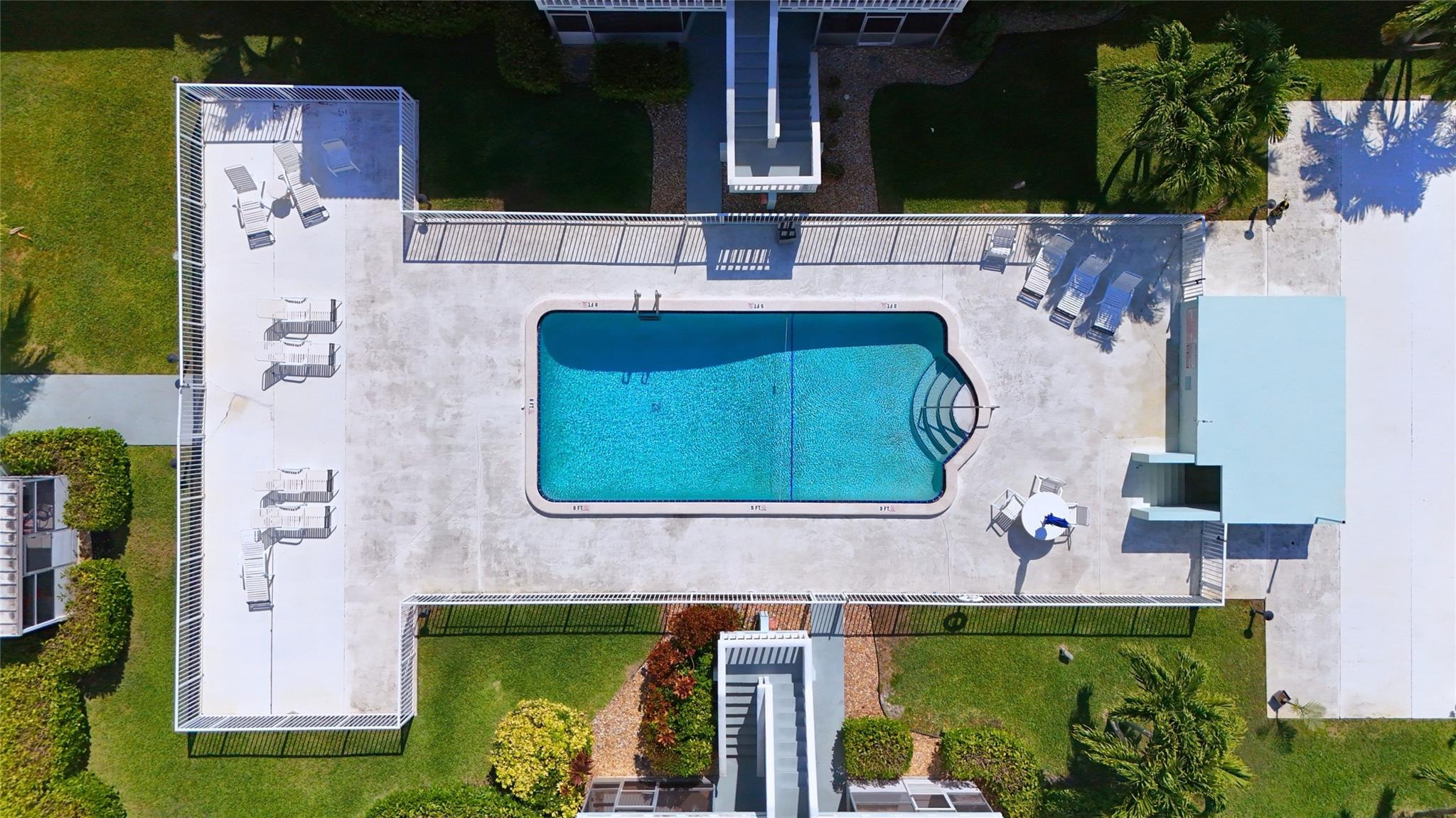 RIVER HOUSE GARDENS CONDO - Residential Lease
