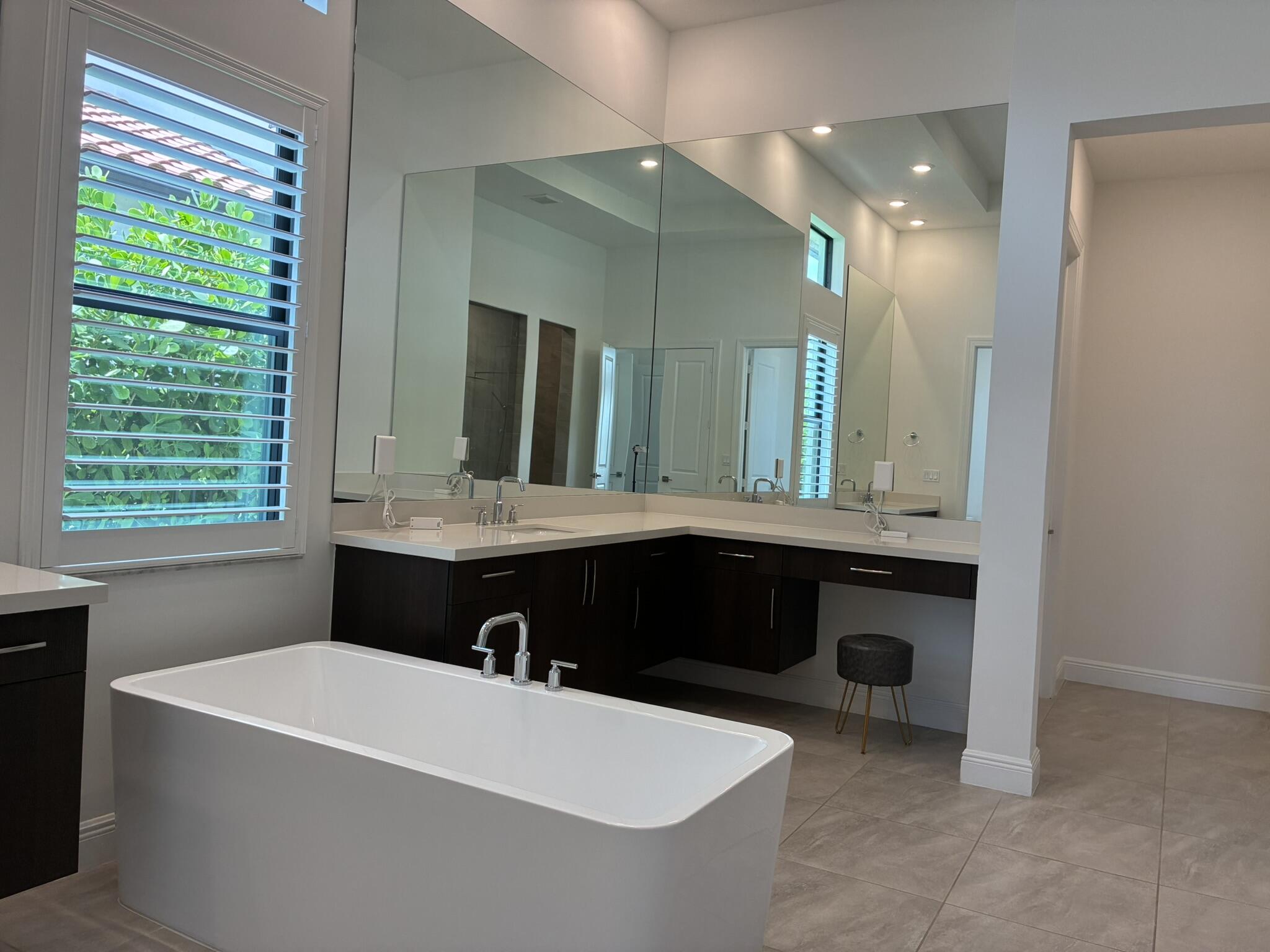 PARKLAND BAY - Residential