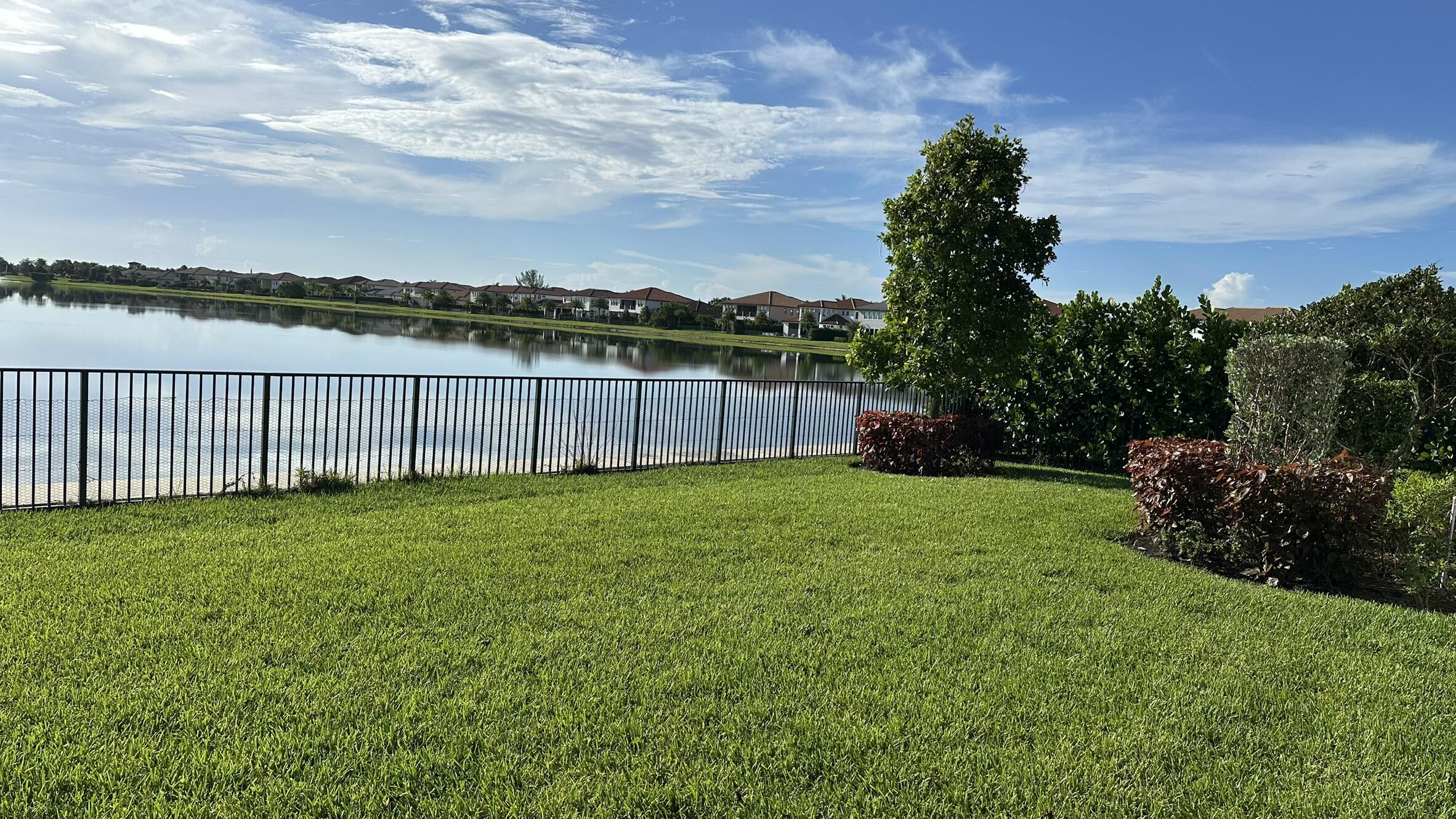 PARKLAND BAY - Residential