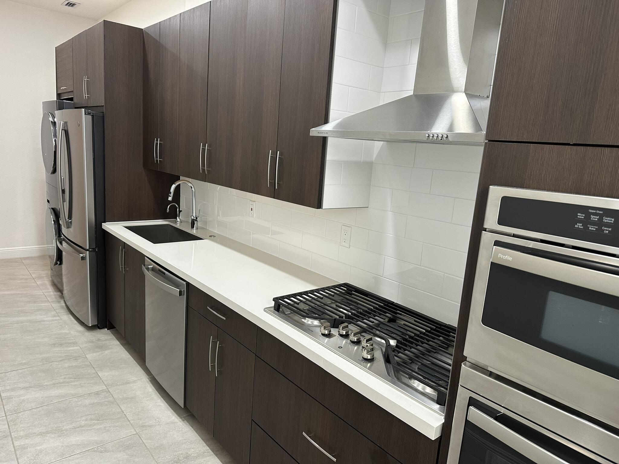 PARKLAND BAY - Residential