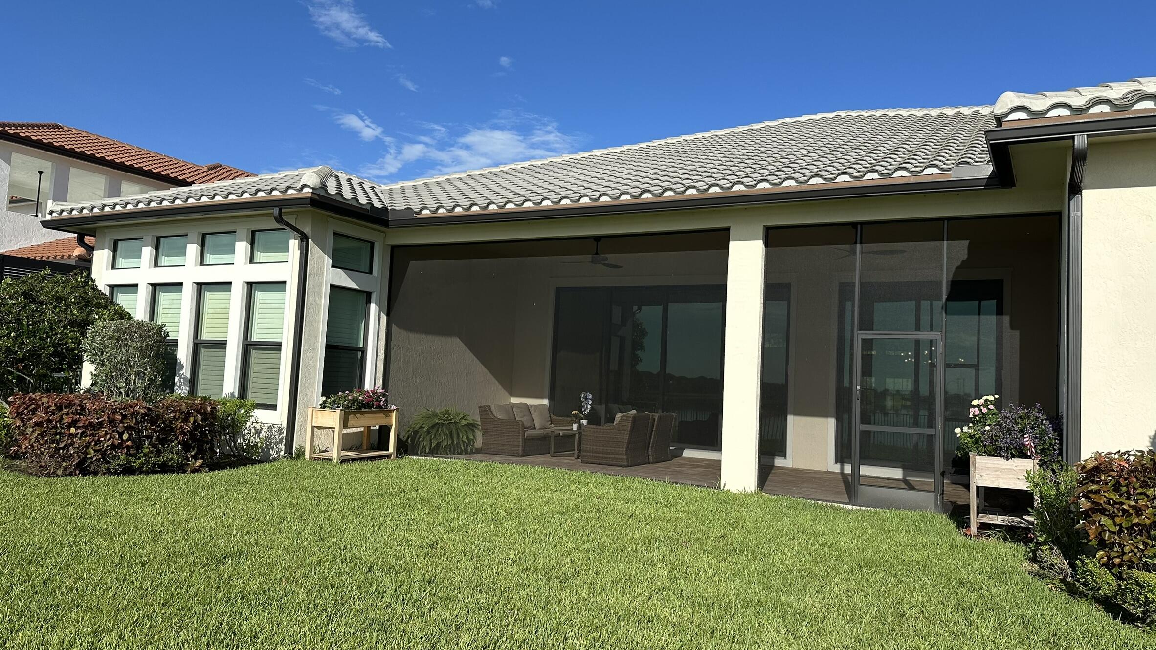 PARKLAND BAY - Residential