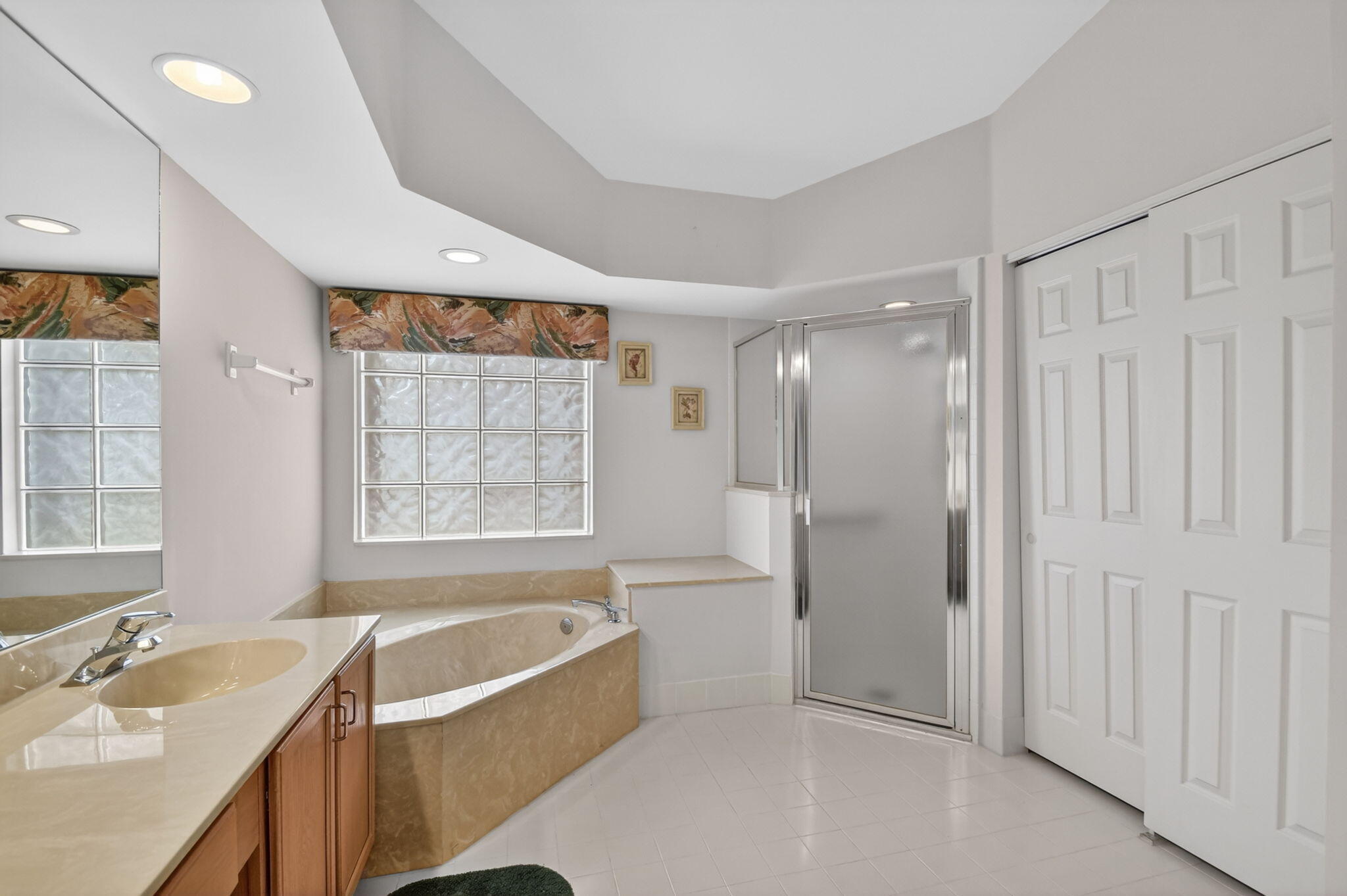Grande Palms - Residential