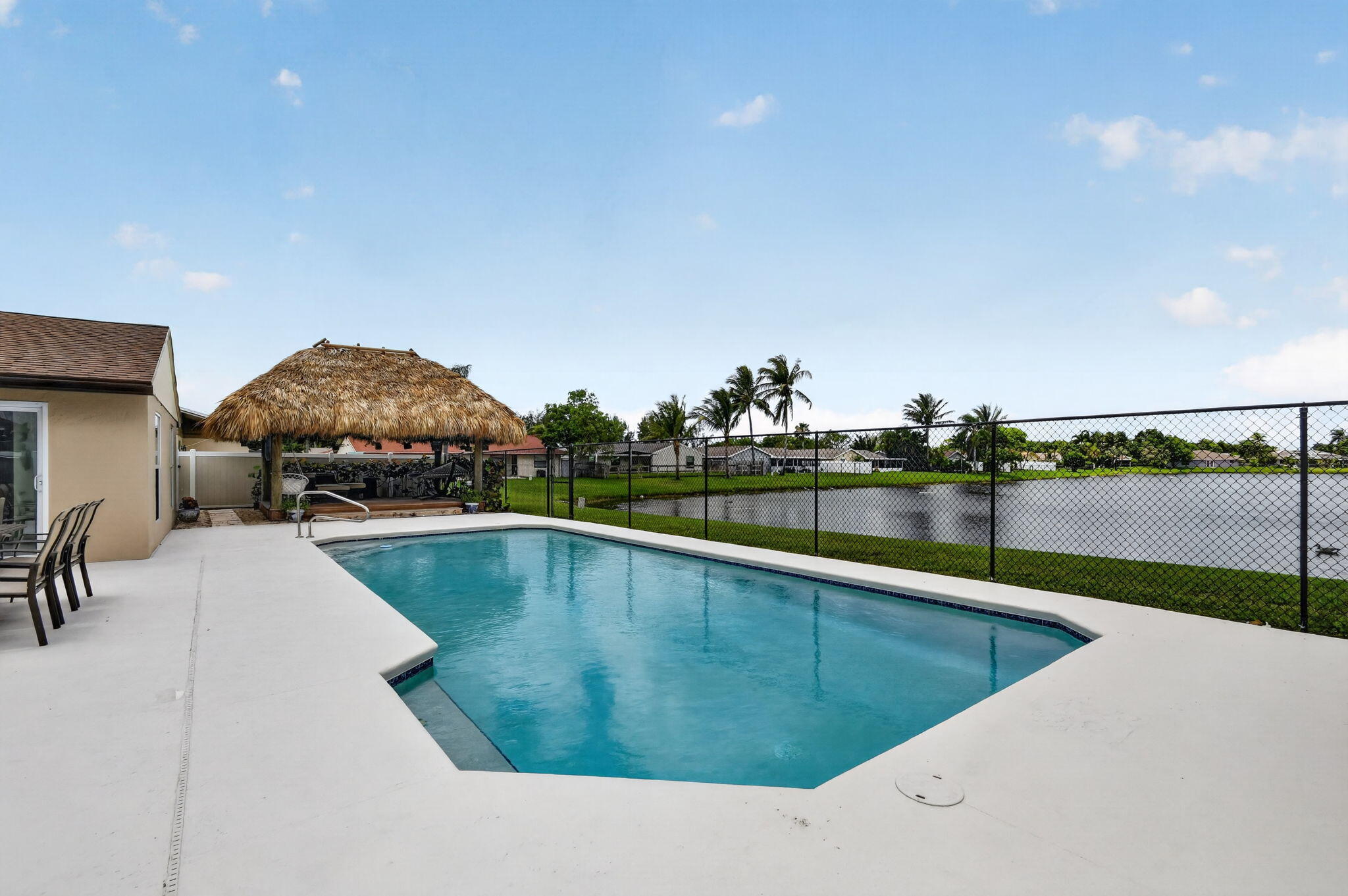 LE CHALET IV-B - Residential