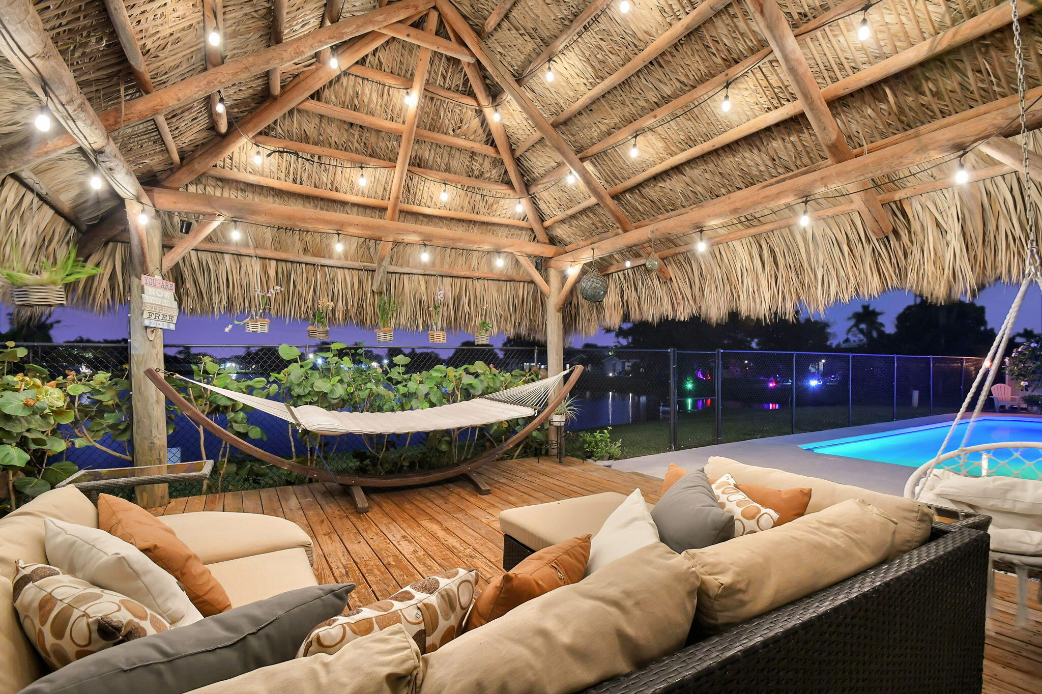 LE CHALET IV-B - Residential