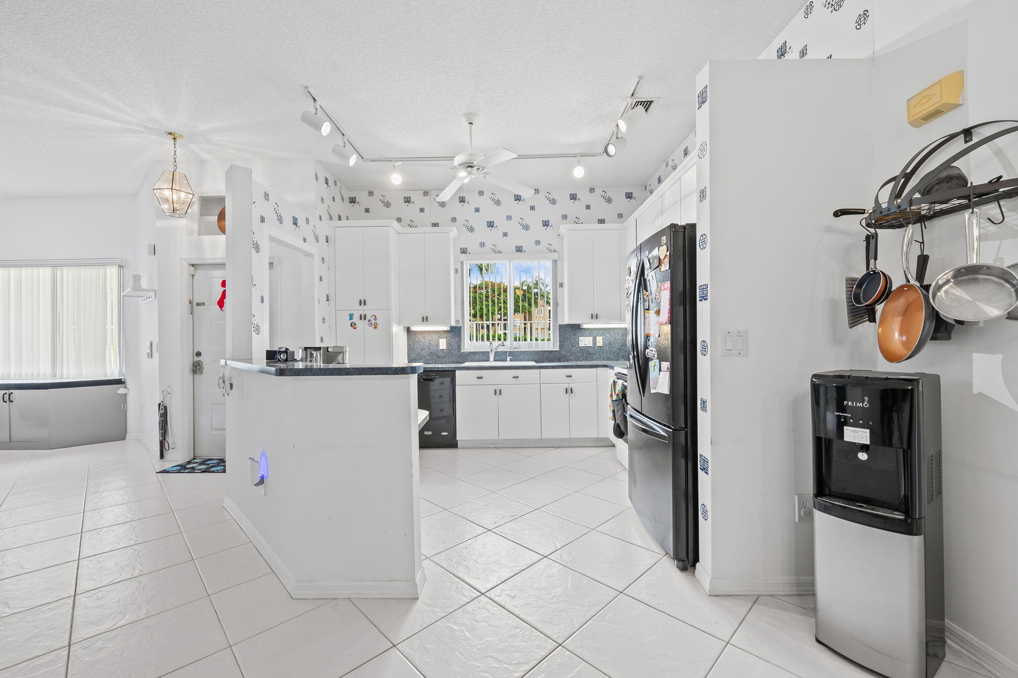 LOMBARDY REPLAT - Residential