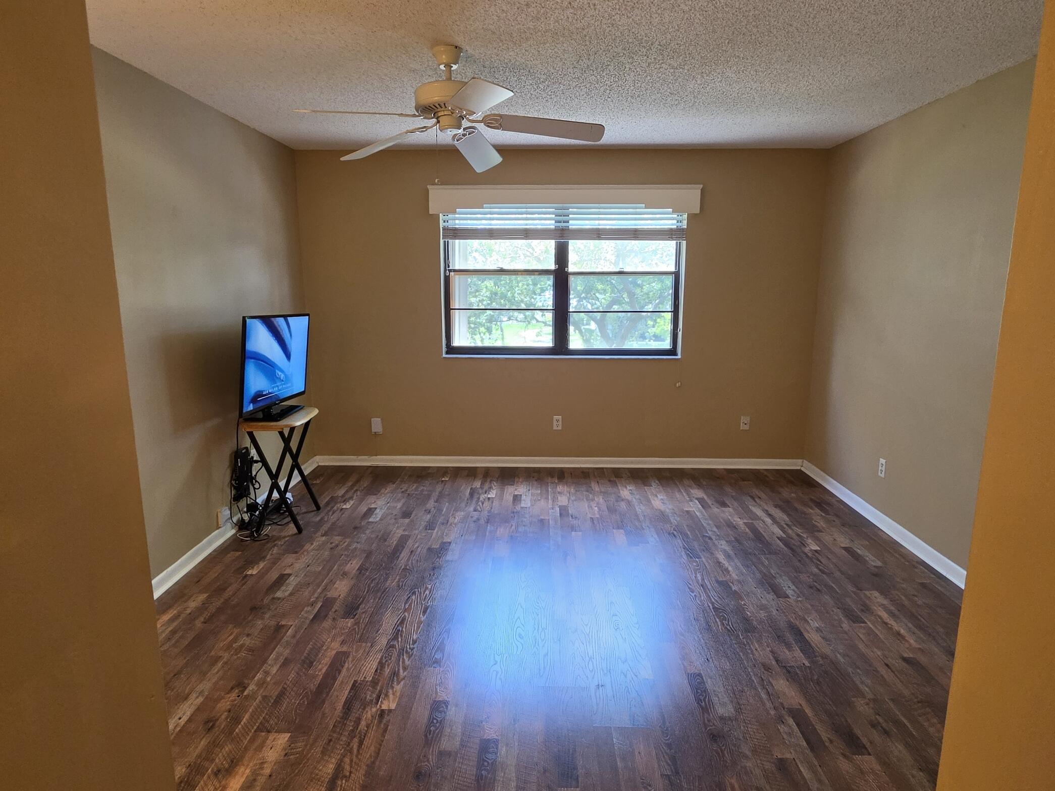 LAKES OF CARRIAGE HILLS - Residential