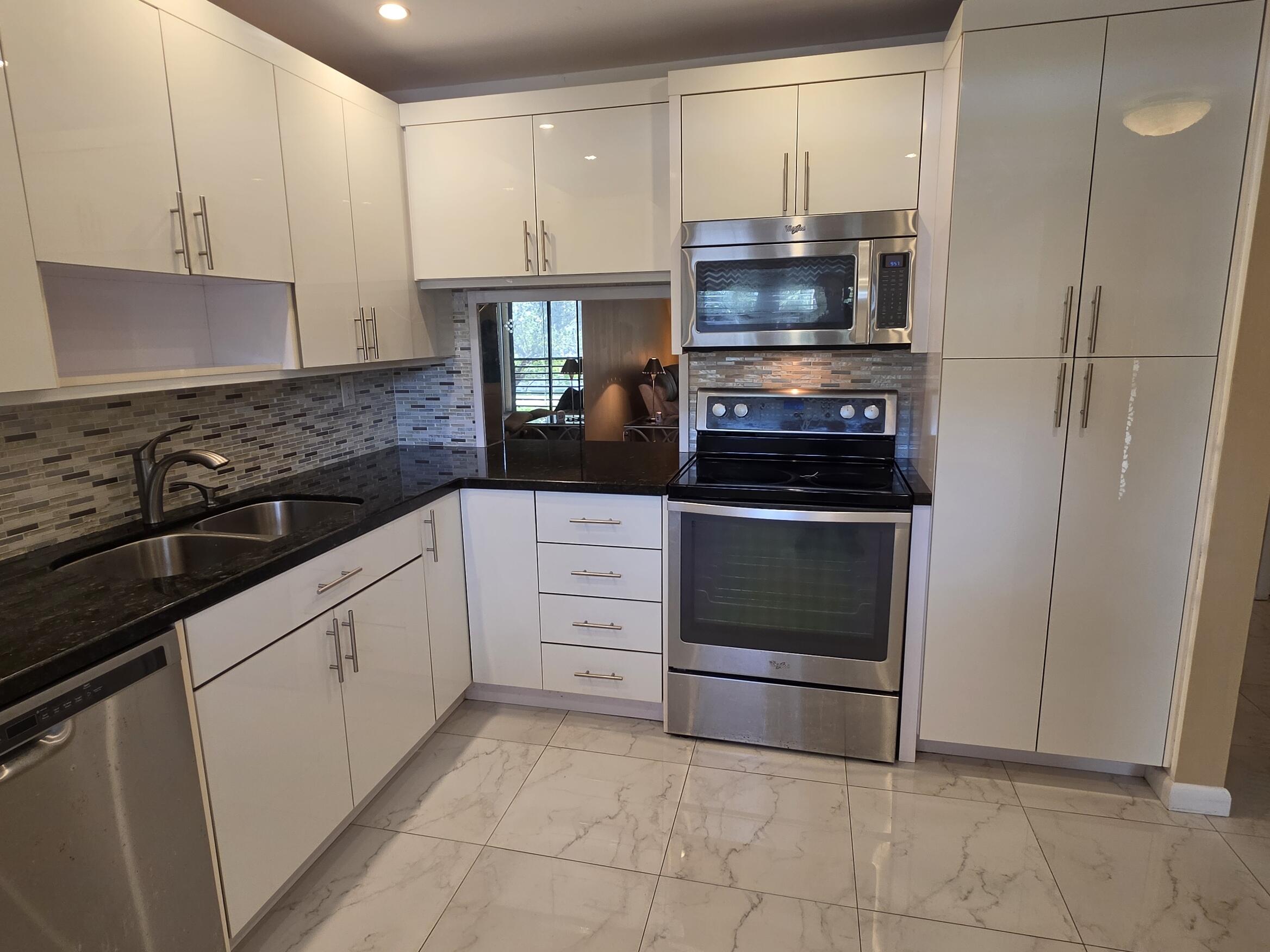 LAKES OF CARRIAGE HILLS - Residential