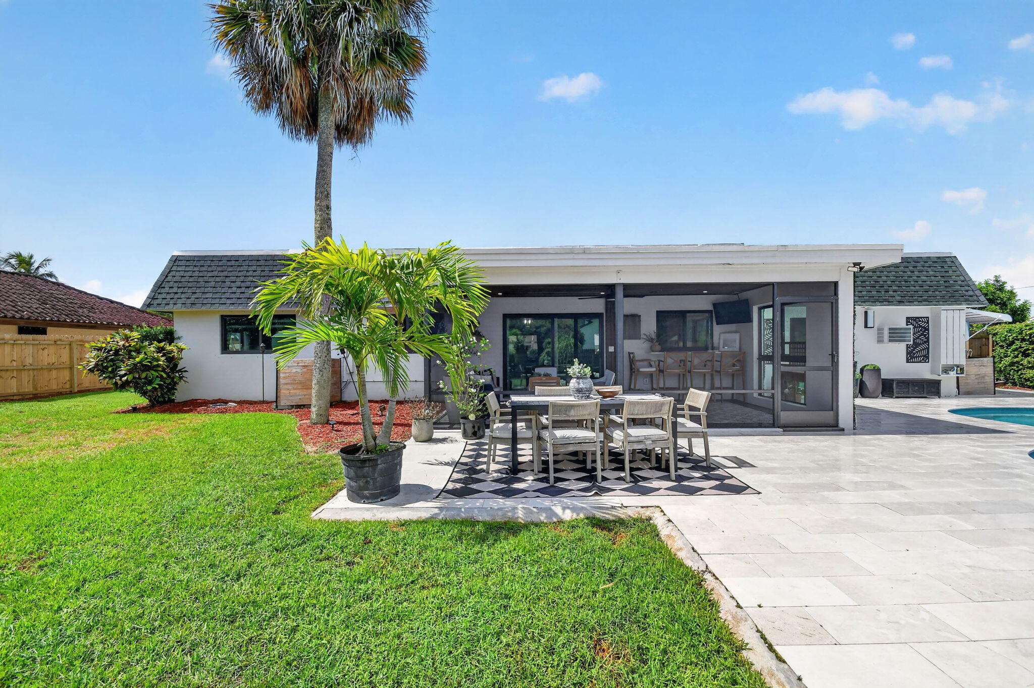 FLORIDA GARDENS 4 - Residential