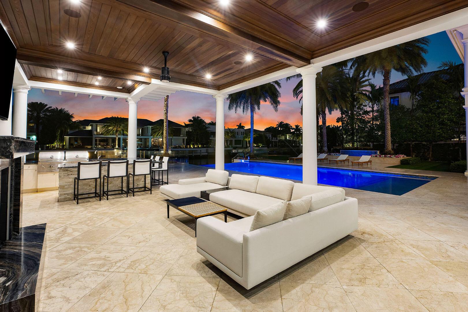 ROYAL PALM YACHT & COUNTRY CLUB - Residential