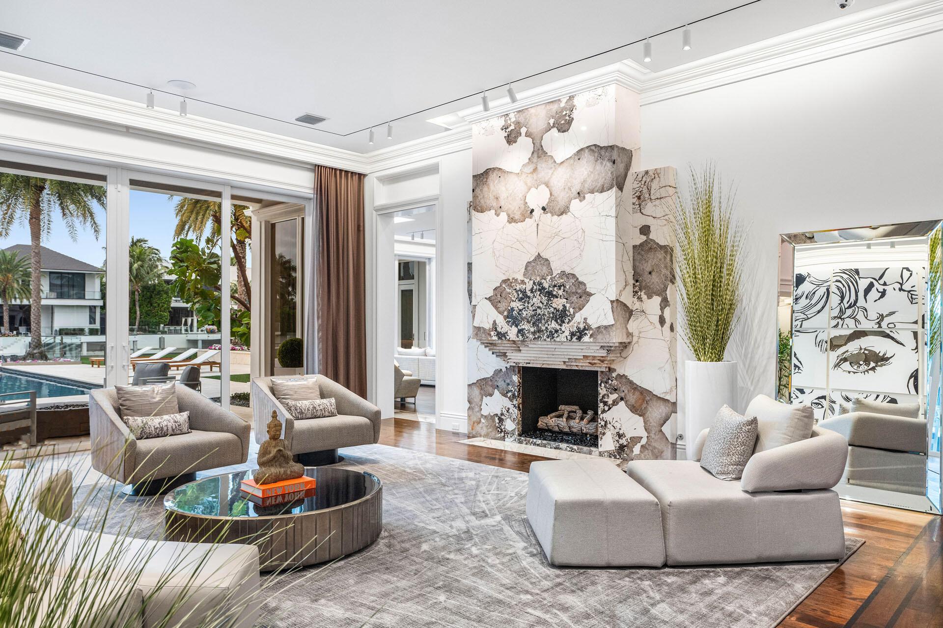 ROYAL PALM YACHT & COUNTRY CLUB - Residential
