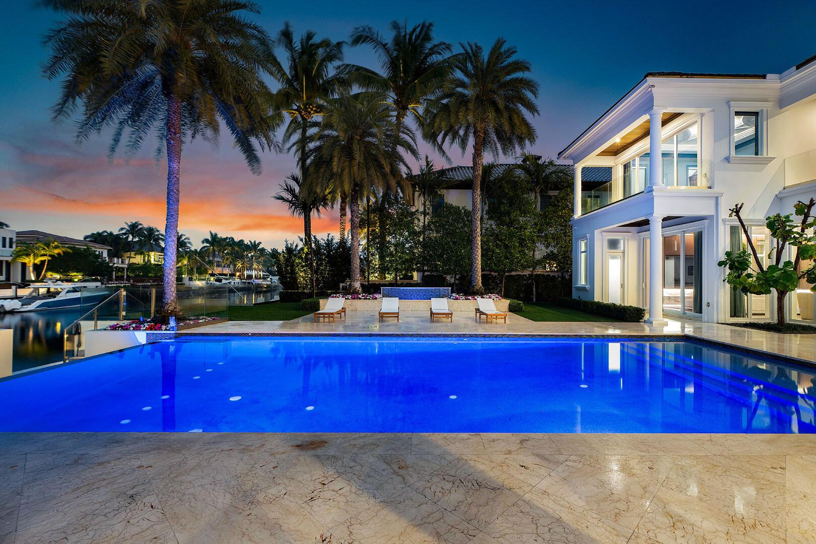 ROYAL PALM YACHT & COUNTRY CLUB - Residential