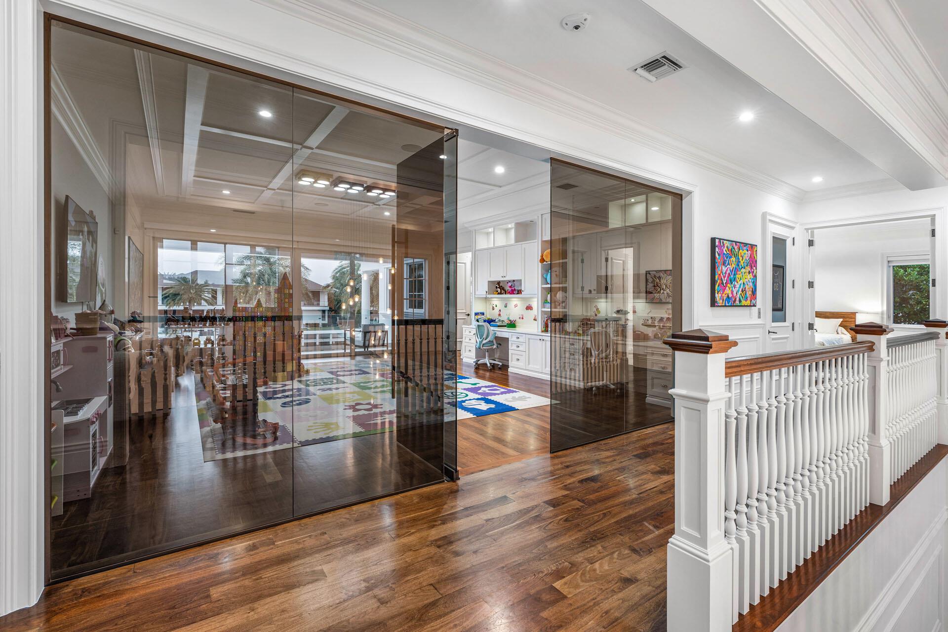 ROYAL PALM YACHT & COUNTRY CLUB - Residential