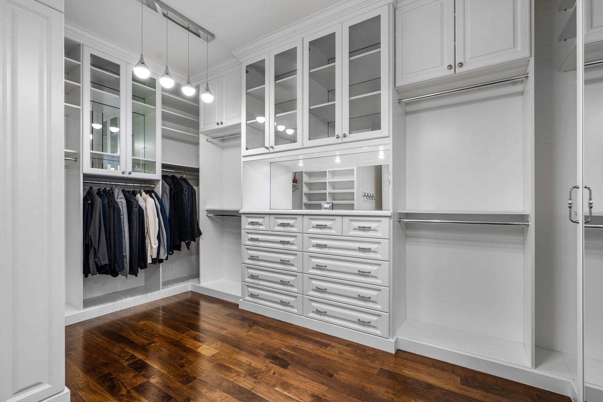 ROYAL PALM YACHT & COUNTRY CLUB - Residential