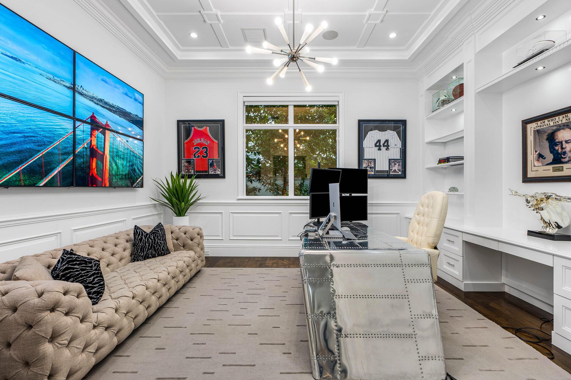 ROYAL PALM YACHT & COUNTRY CLUB - Residential