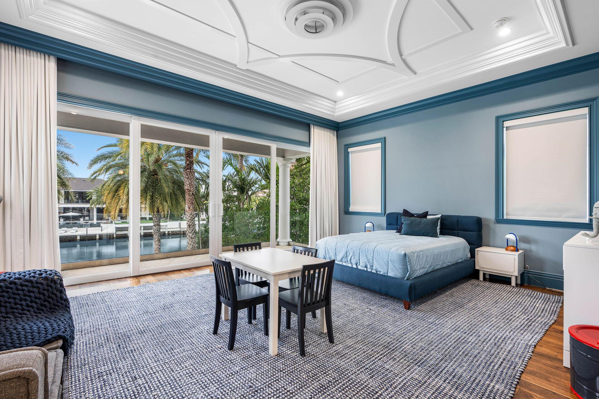 ROYAL PALM YACHT & COUNTRY CLUB - Residential