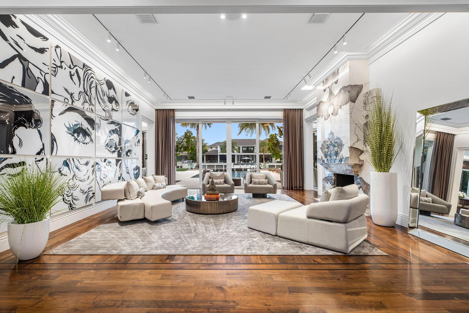 ROYAL PALM YACHT & COUNTRY CLUB - Residential