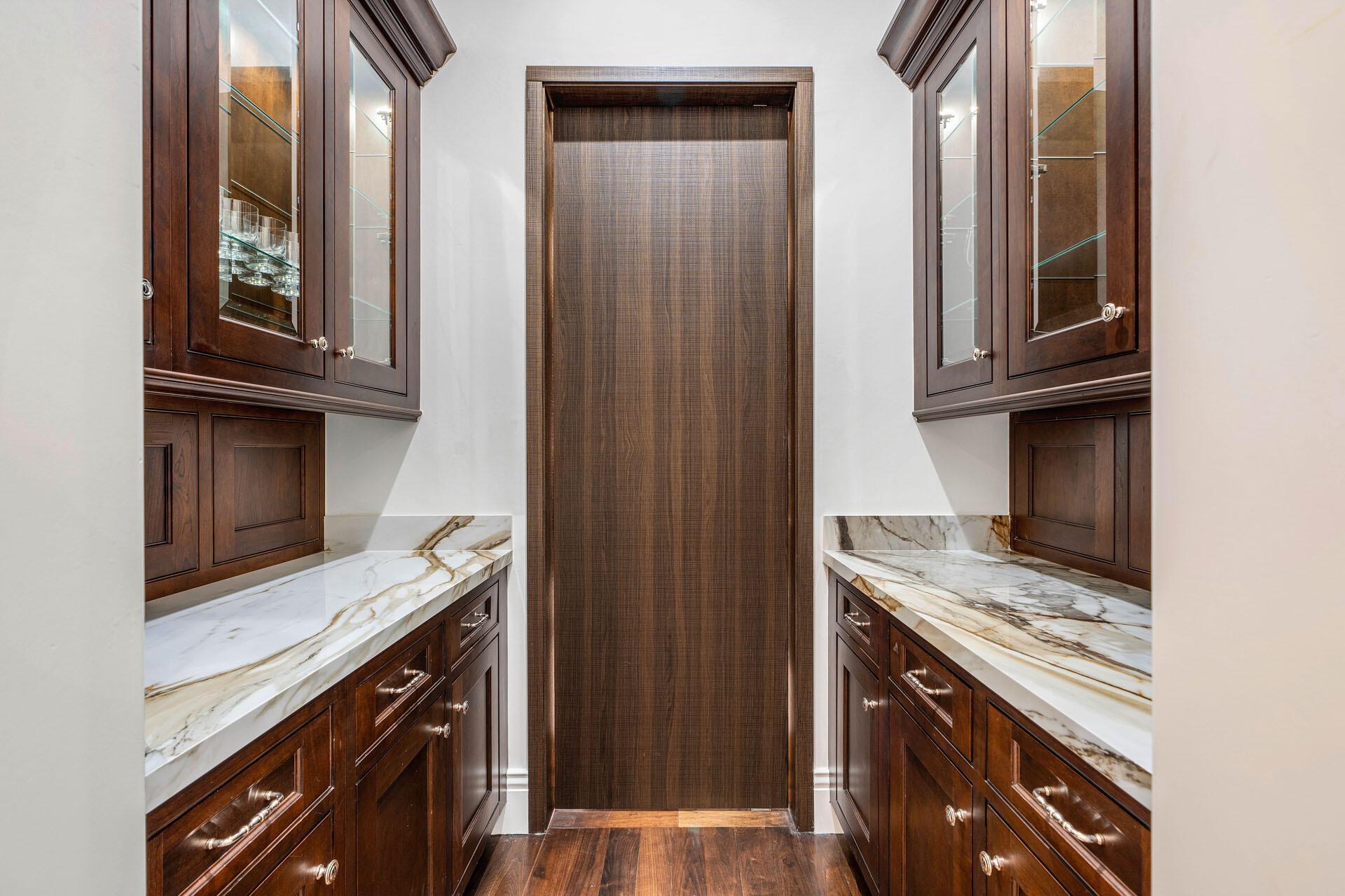 ROYAL PALM YACHT & COUNTRY CLUB - Residential