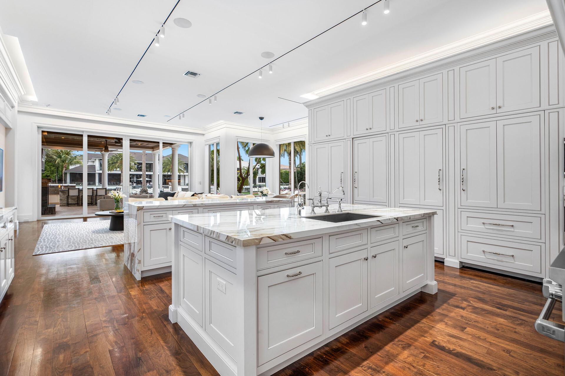 ROYAL PALM YACHT & COUNTRY CLUB - Residential