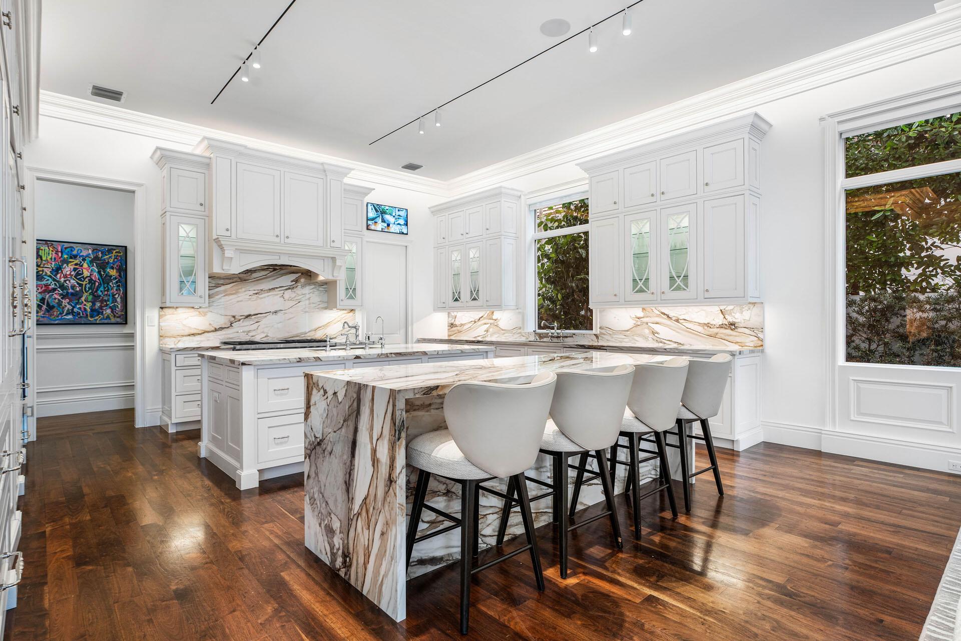 ROYAL PALM YACHT & COUNTRY CLUB - Residential