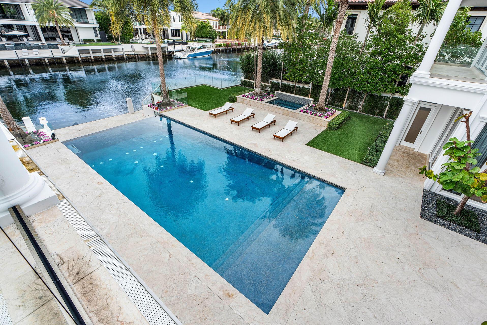 ROYAL PALM YACHT & COUNTRY CLUB - Residential