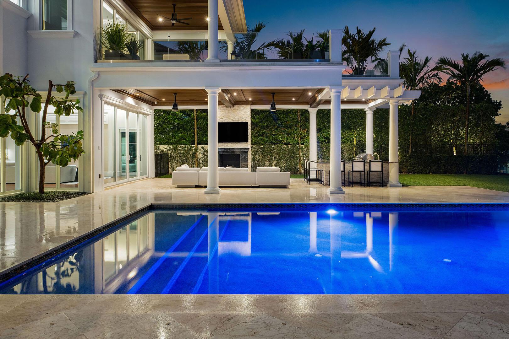 ROYAL PALM YACHT & COUNTRY CLUB - Residential