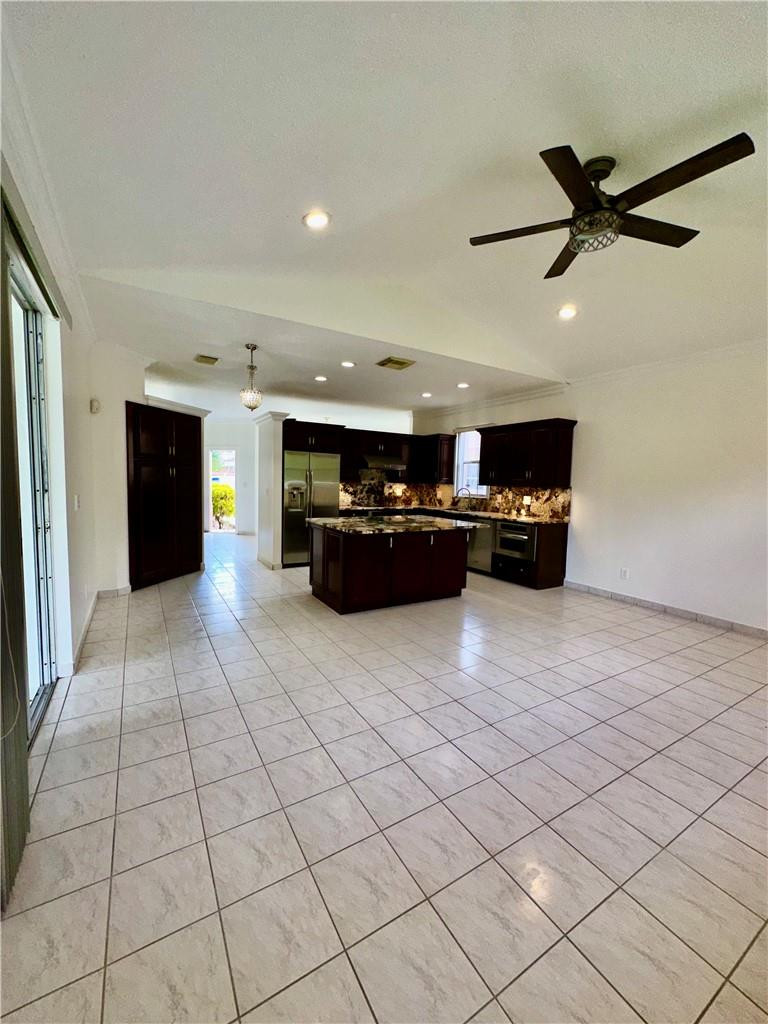 LAKES OF NEWPORT II - Residential Lease