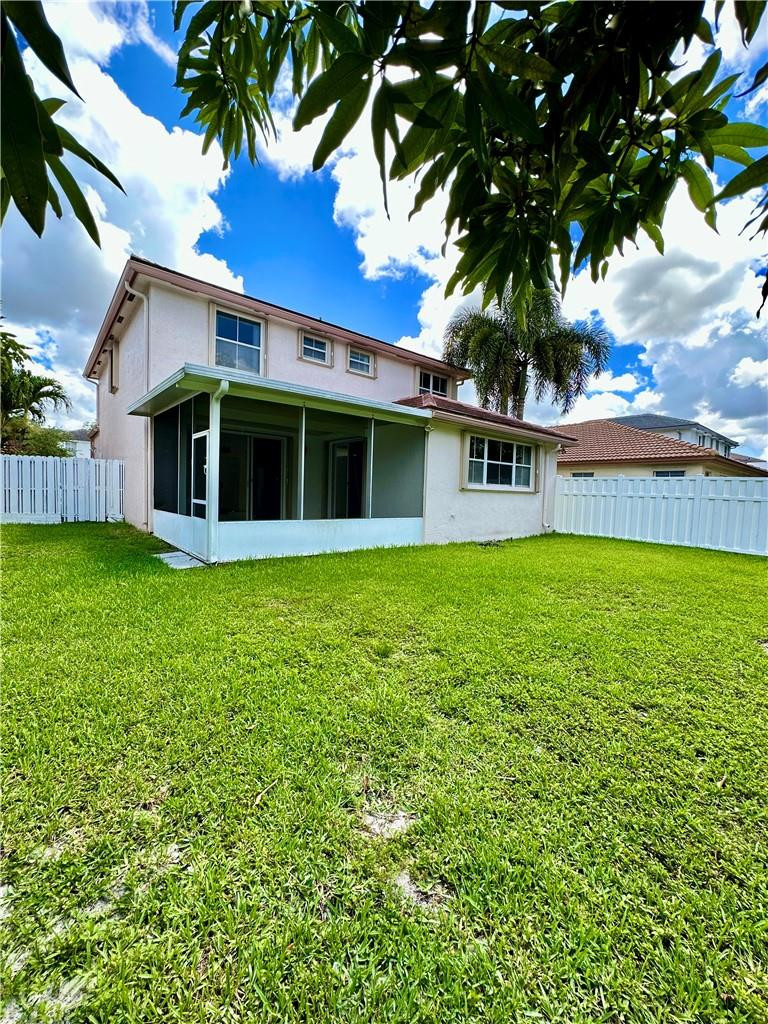 LAKES OF NEWPORT II - Residential Lease