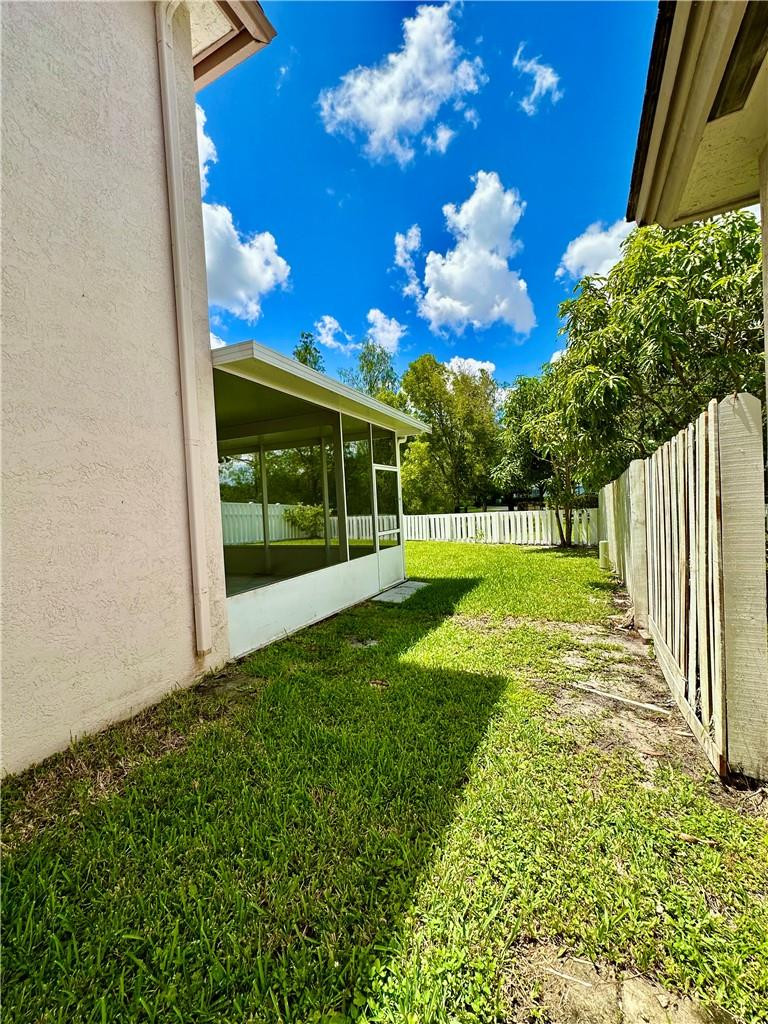 LAKES OF NEWPORT II - Residential Lease